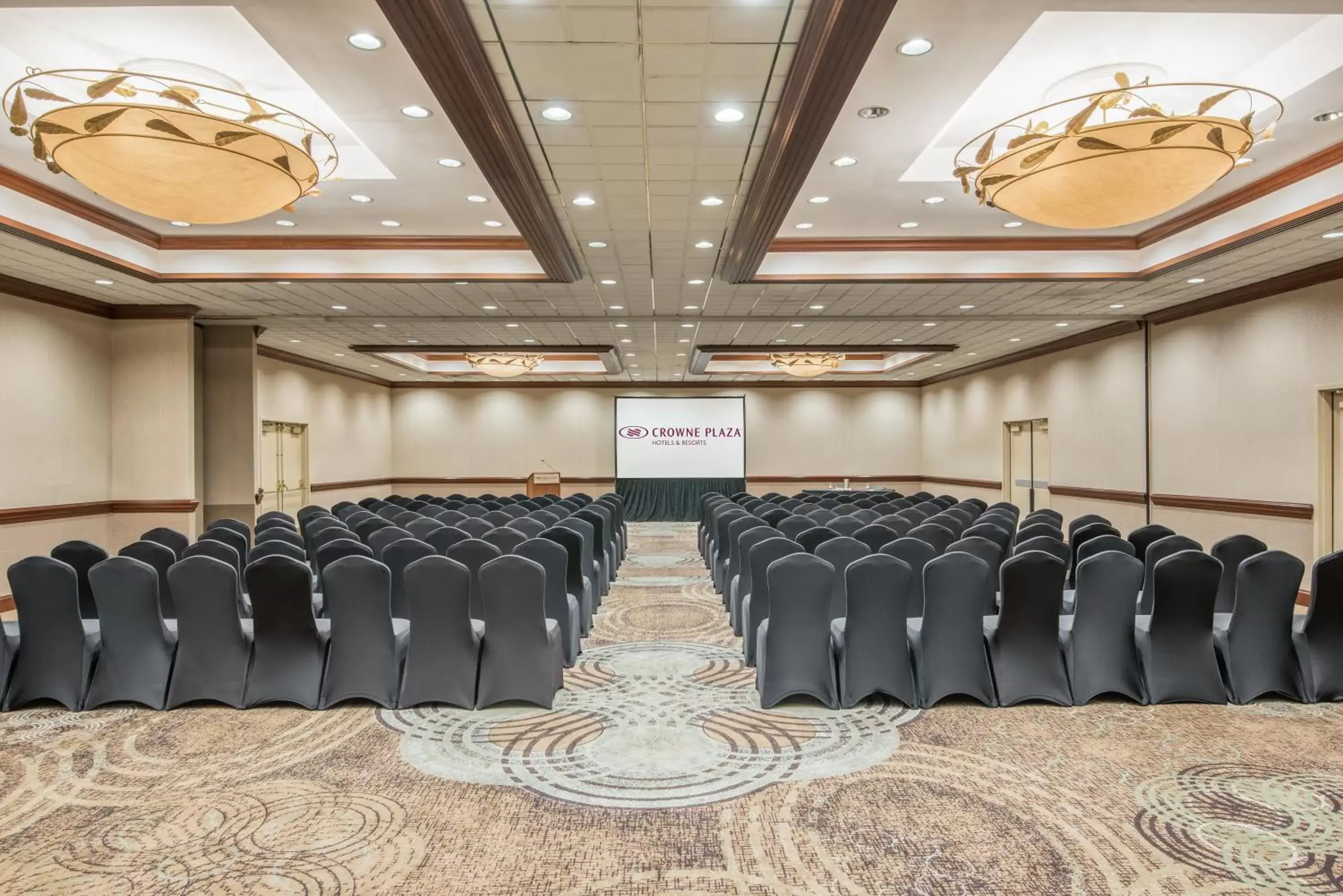 Meeting/conference room in Crowne Plaza Hotel Knoxville, an IHG Hotel