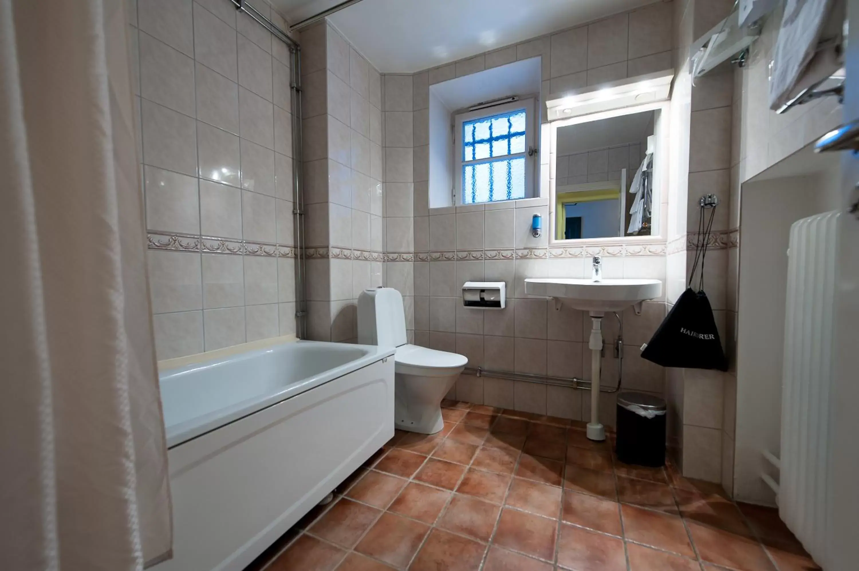 Bathroom in Frimurarehotellet; Sure Hotel Collection by Best Western