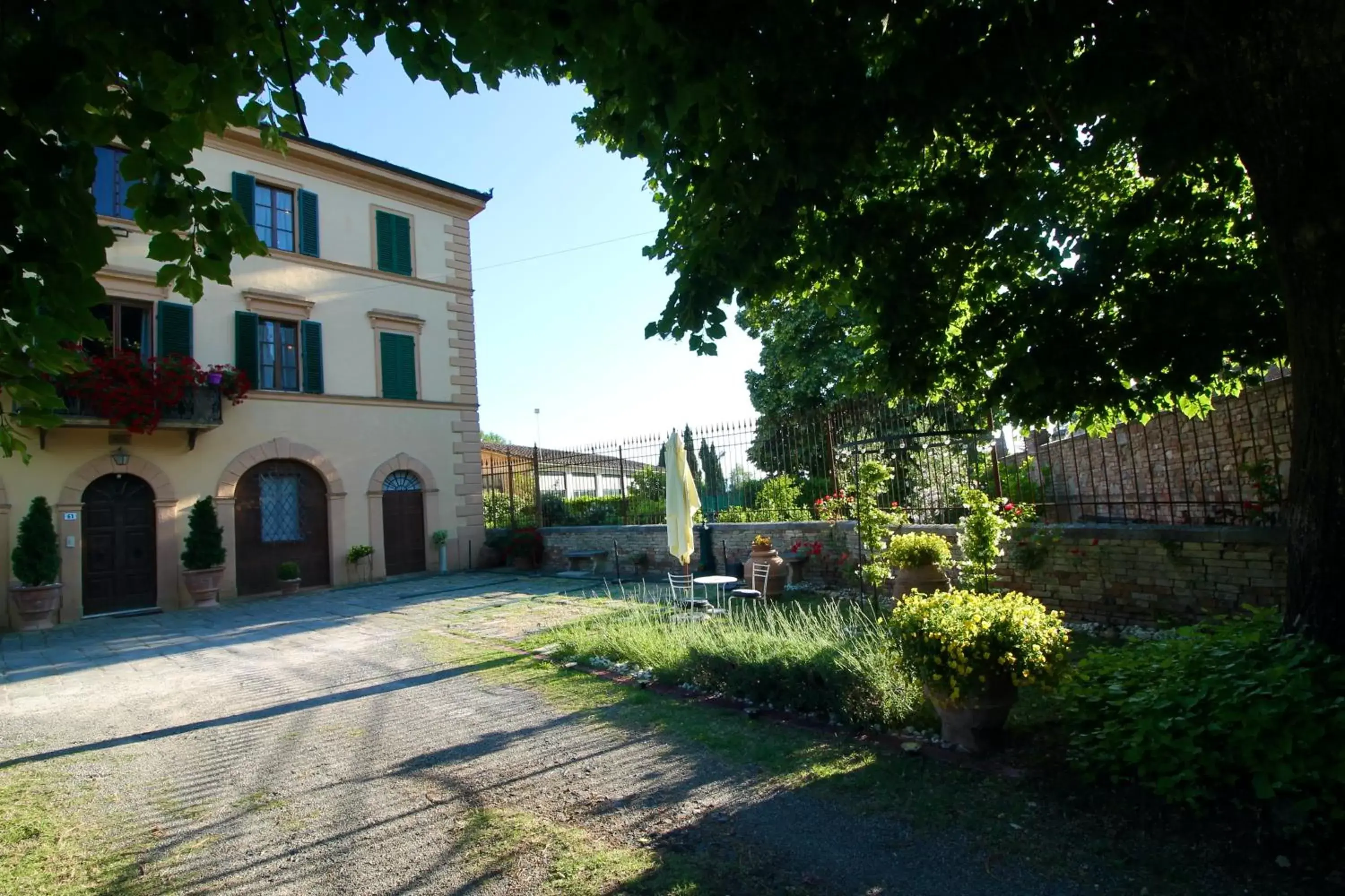 Property Building in Villa Sant’Andrea