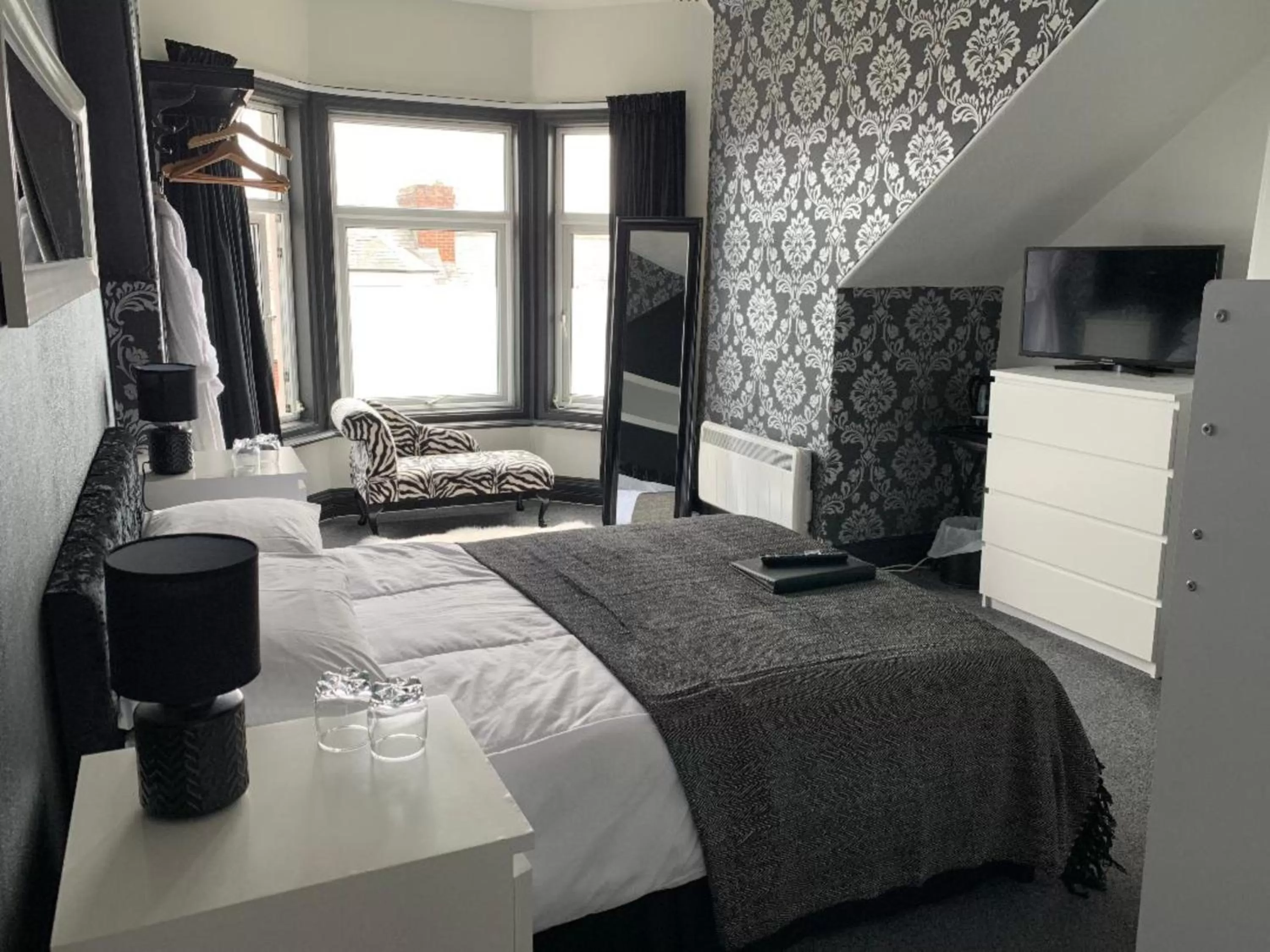 Bedroom, Bed in Kingsmere Guest House