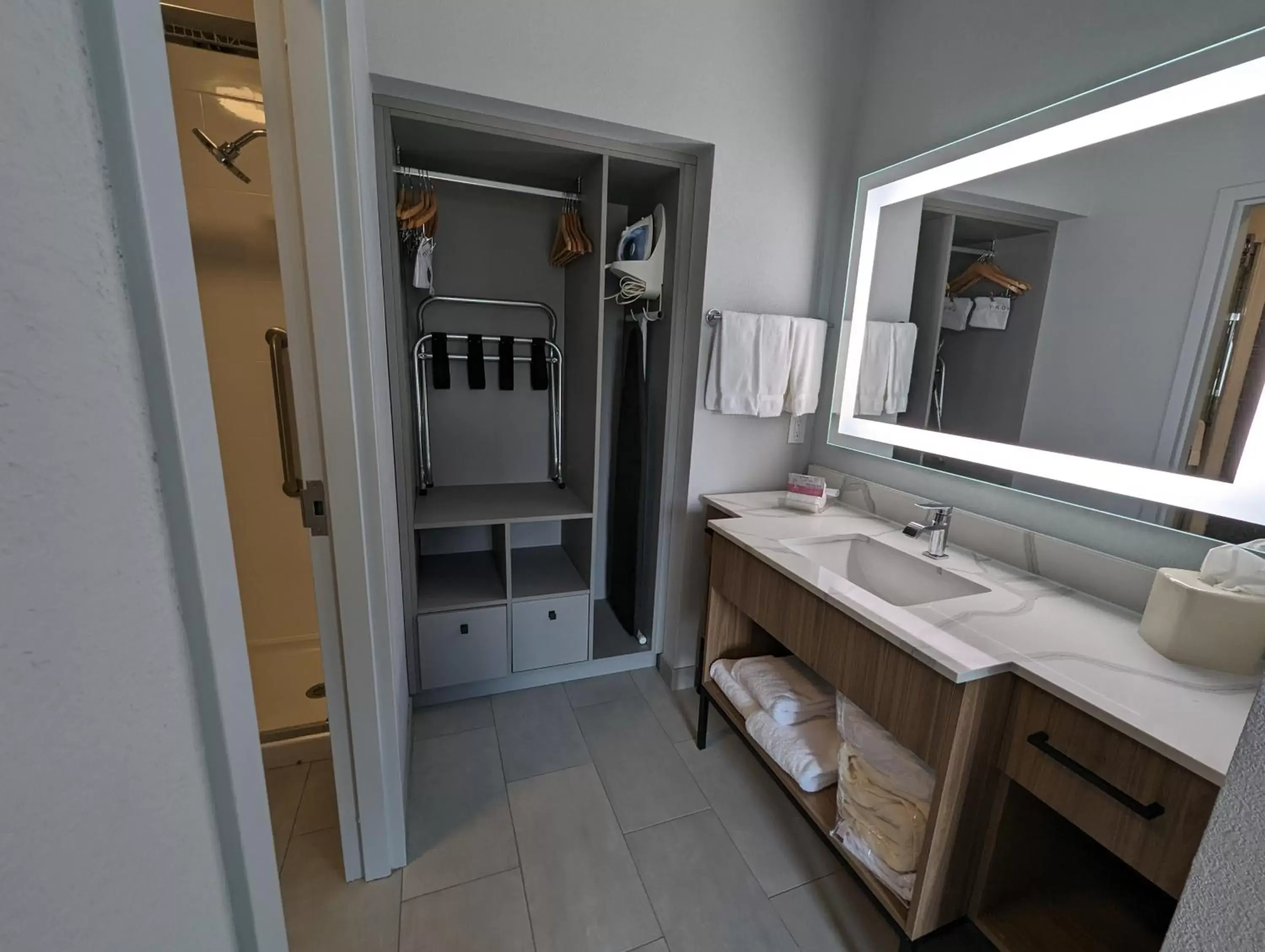 Bathroom in Homewood Suites Beaumont