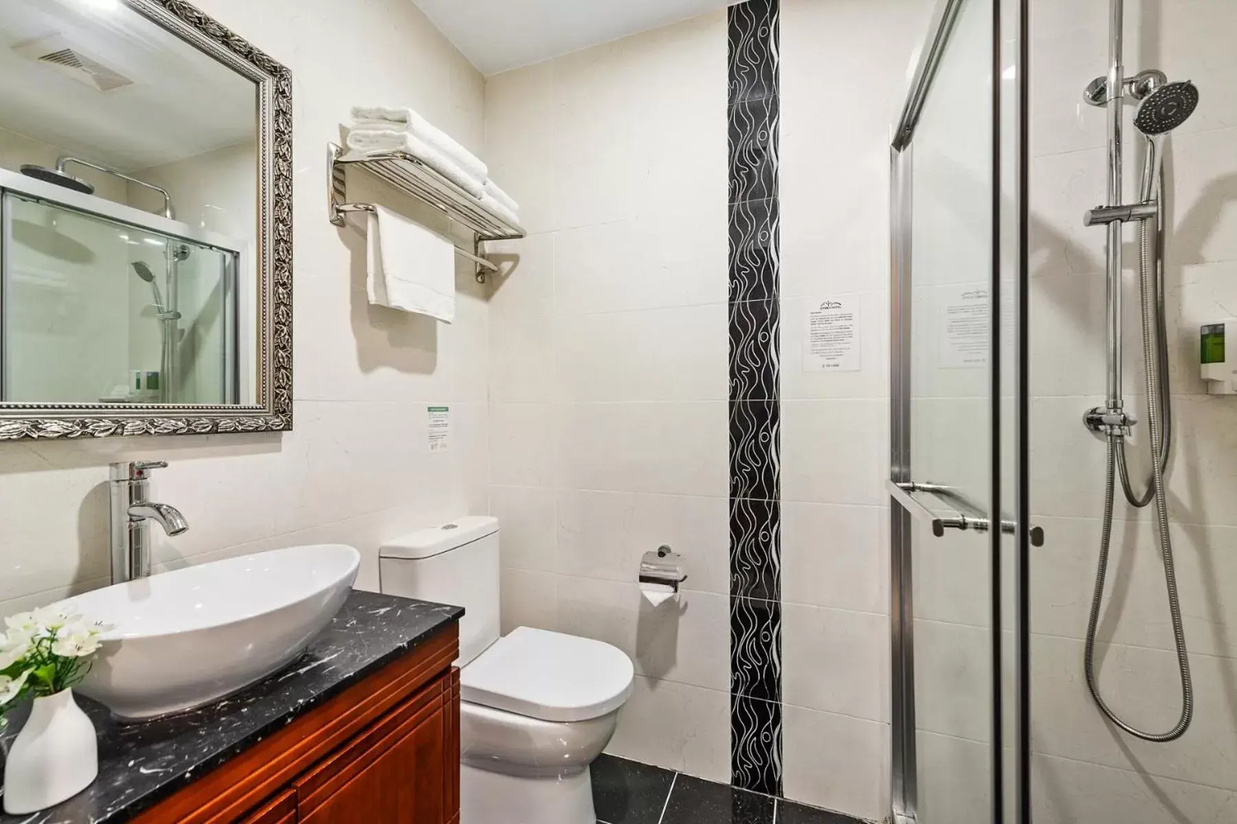 Bathroom in YEHS Hotel Sydney CBD