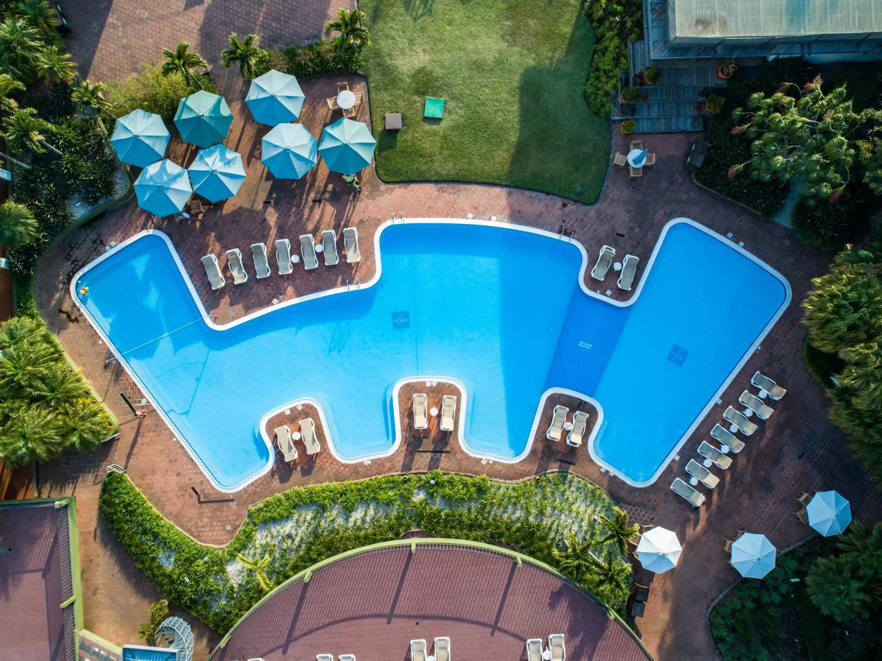 Bird's eye view, Pool View in Porta Hotel del Lago