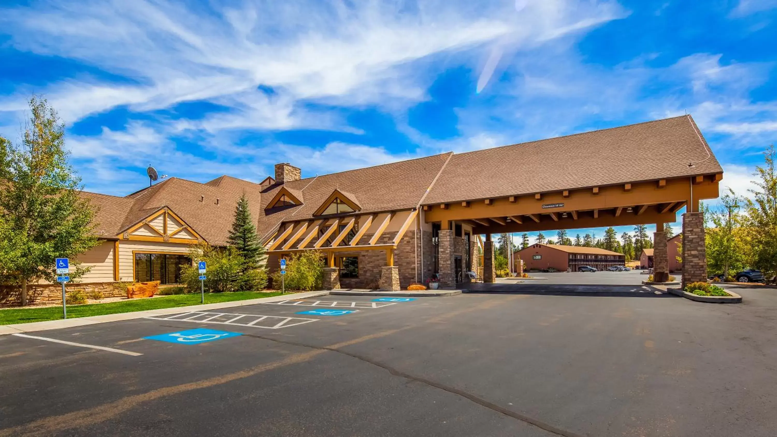 Property Building in Best Western PLUS Bryce Canyon Grand Hotel