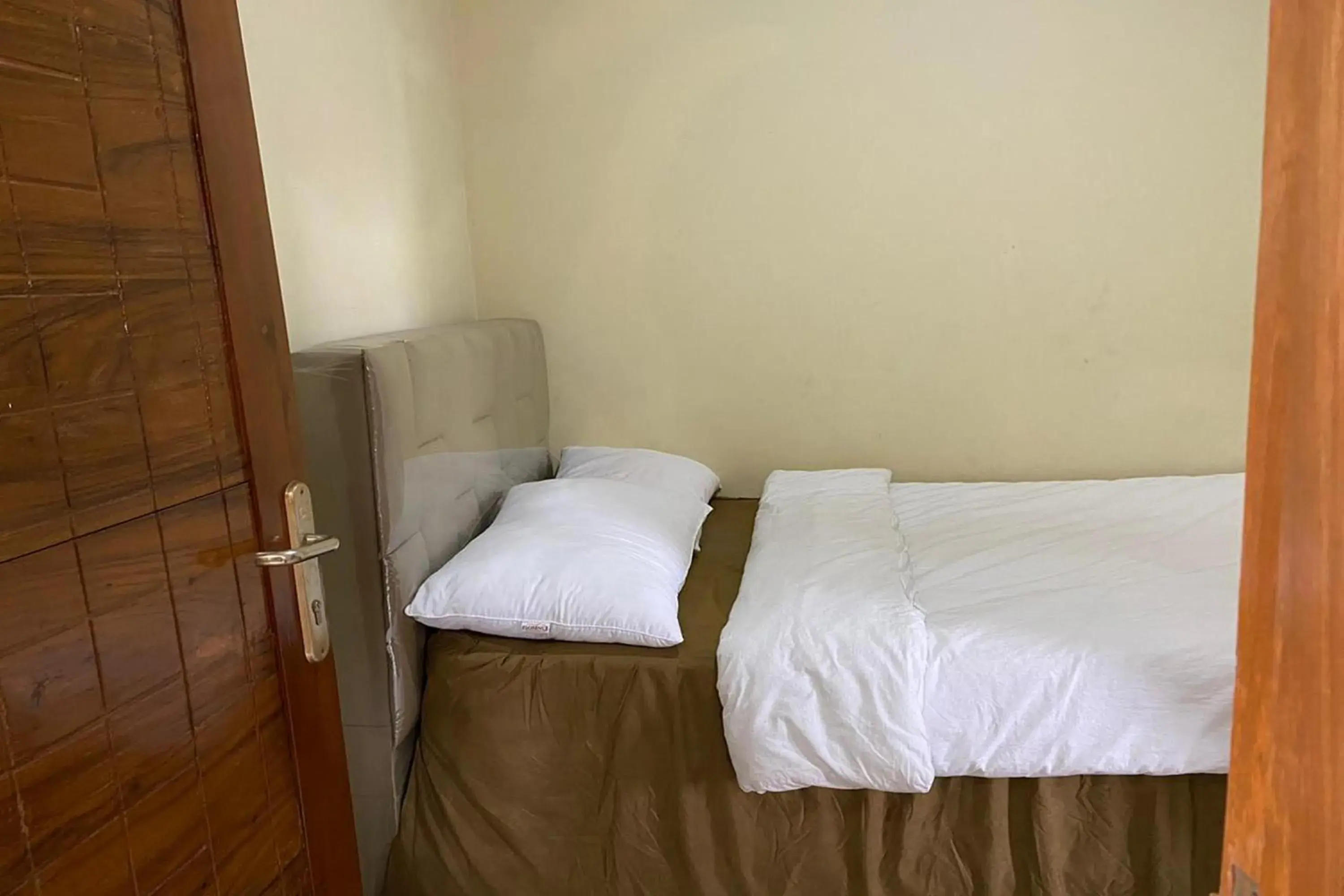 Bed in Villa Buana Graha Syariah