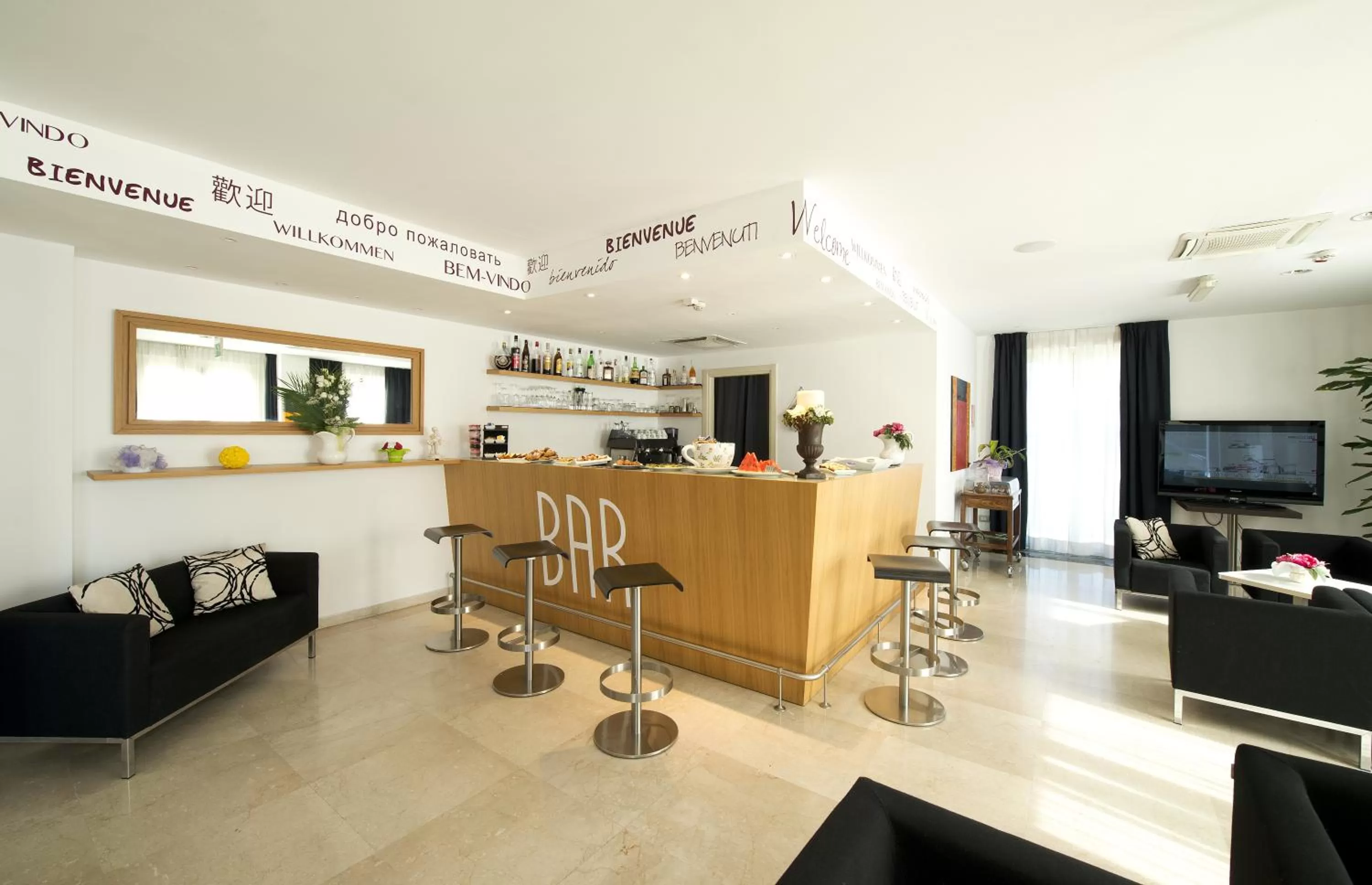 Lounge or bar in Hotel Delle Fiere