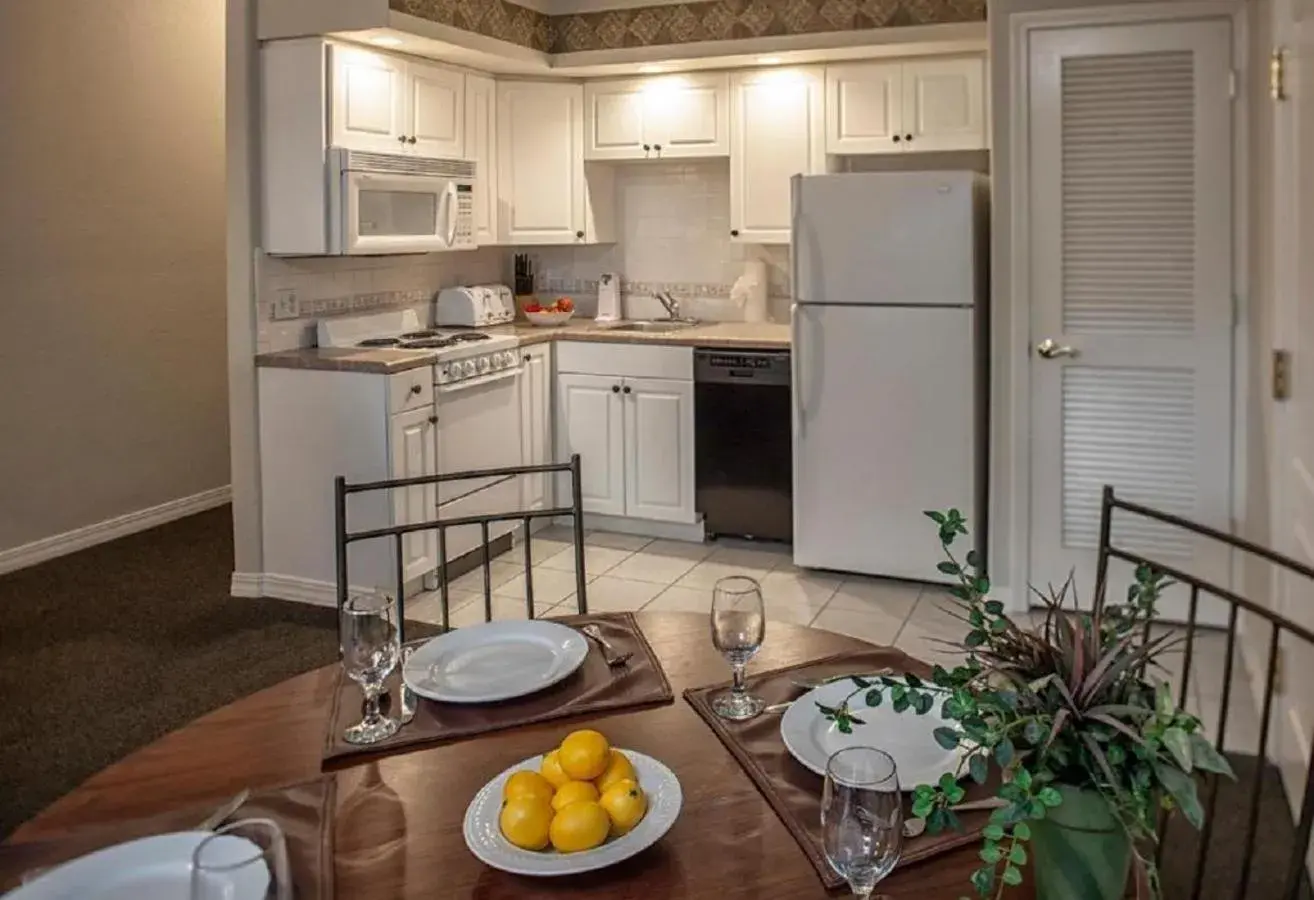 Kitchen or kitchenette, Kitchen/Kitchenette in French Quarter Resort