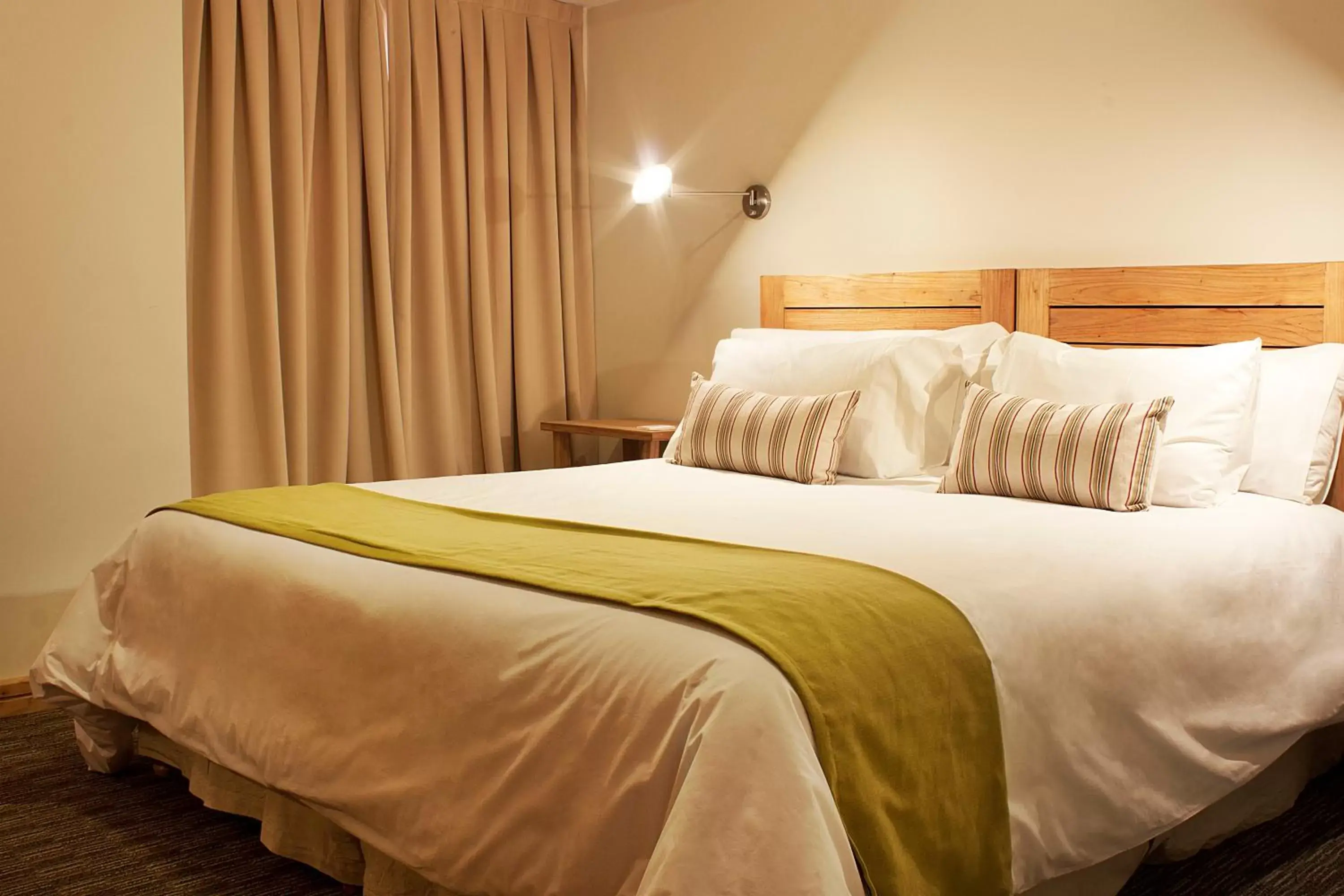 Photo of the whole room, Bed in Mirador del Lago Hotel
