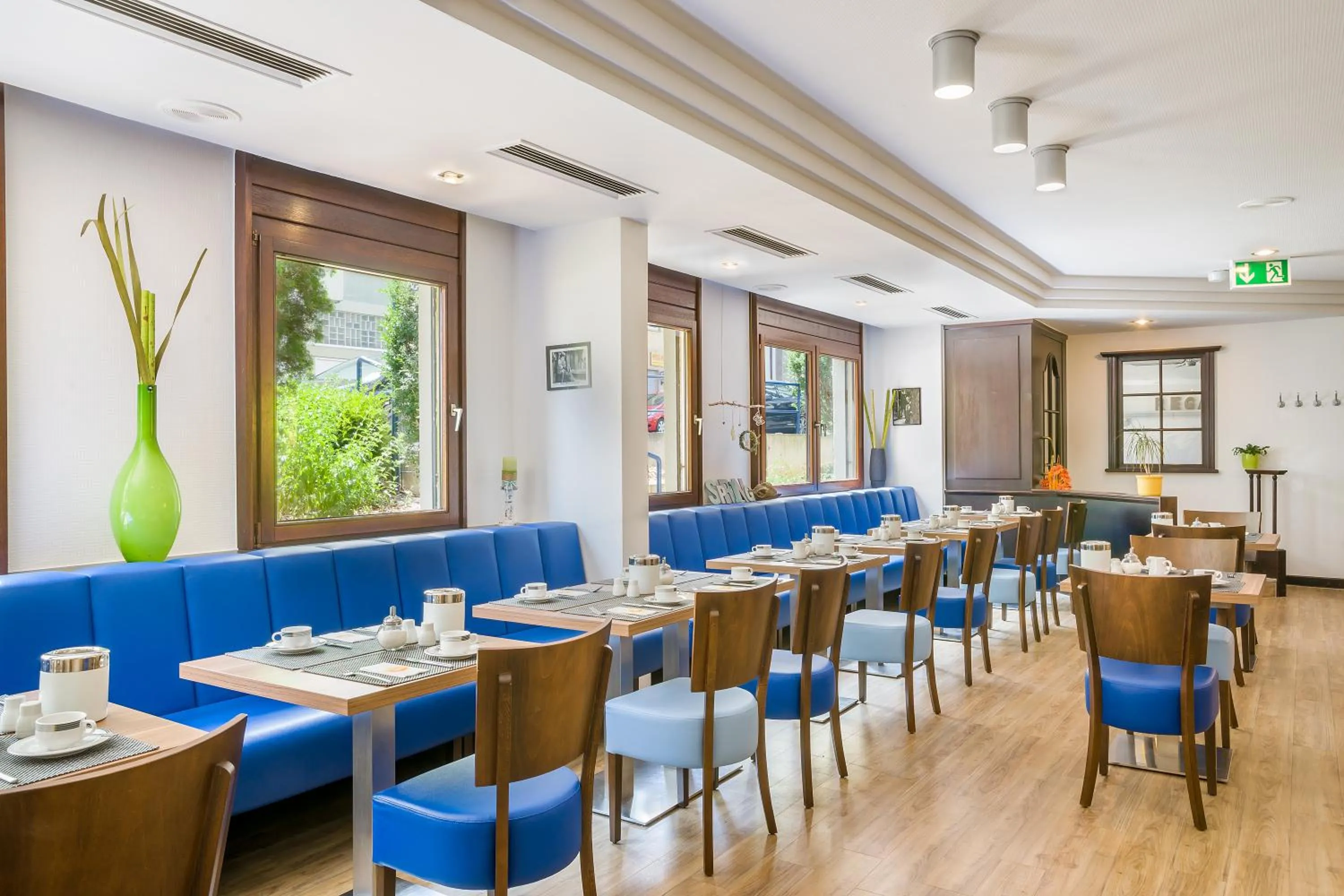 Restaurant/places to eat in Hotel Rega Stuttgart