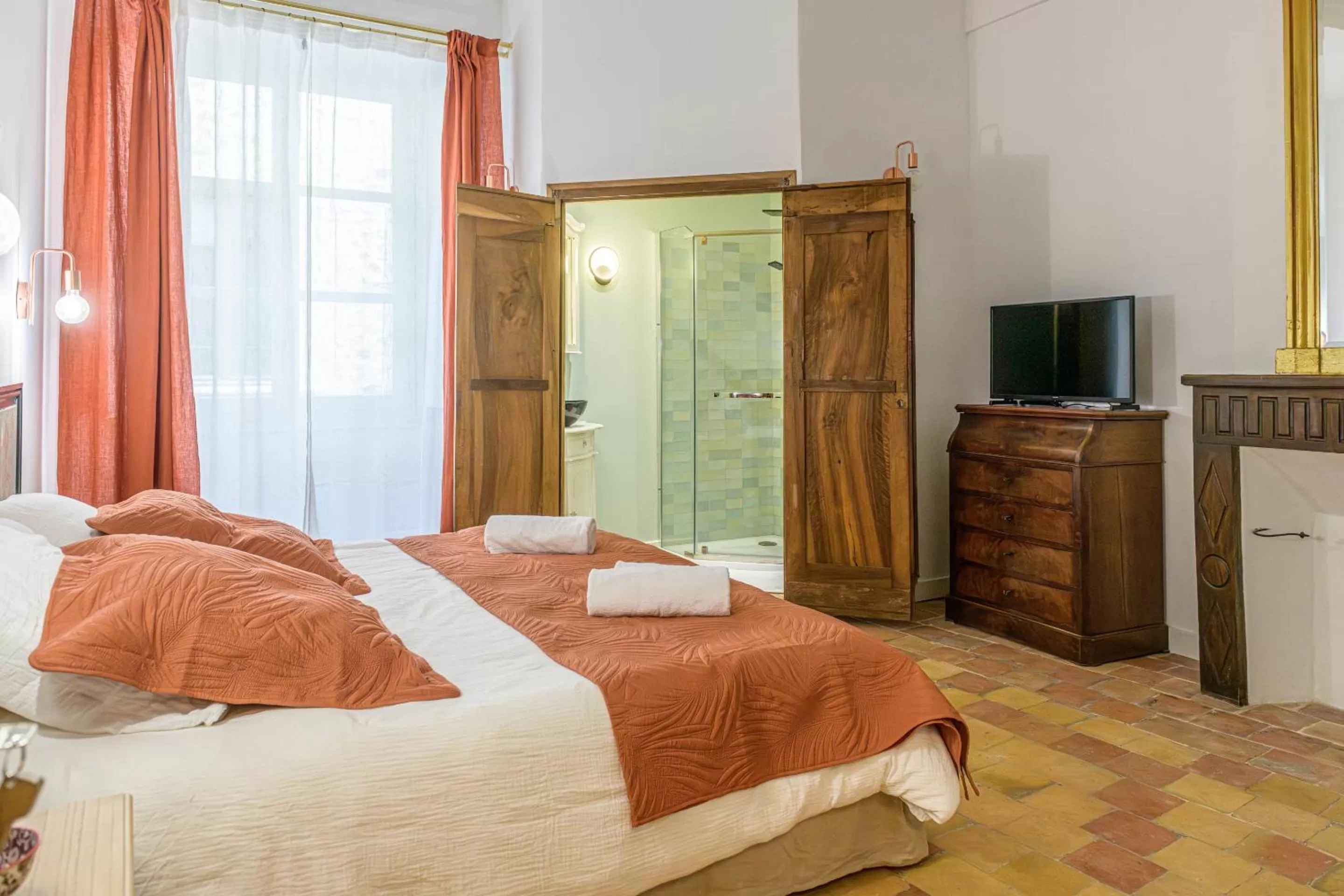 Bedroom, Bed in La Tour Des Remparts