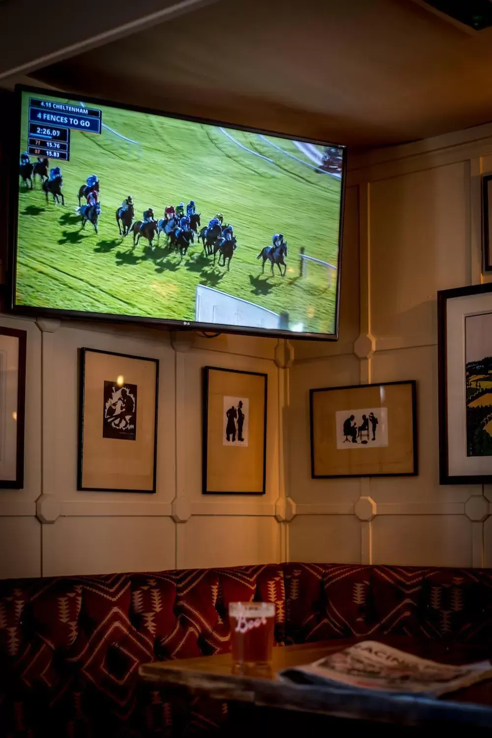 Property building, TV/Entertainment Center in The Queen's Arms