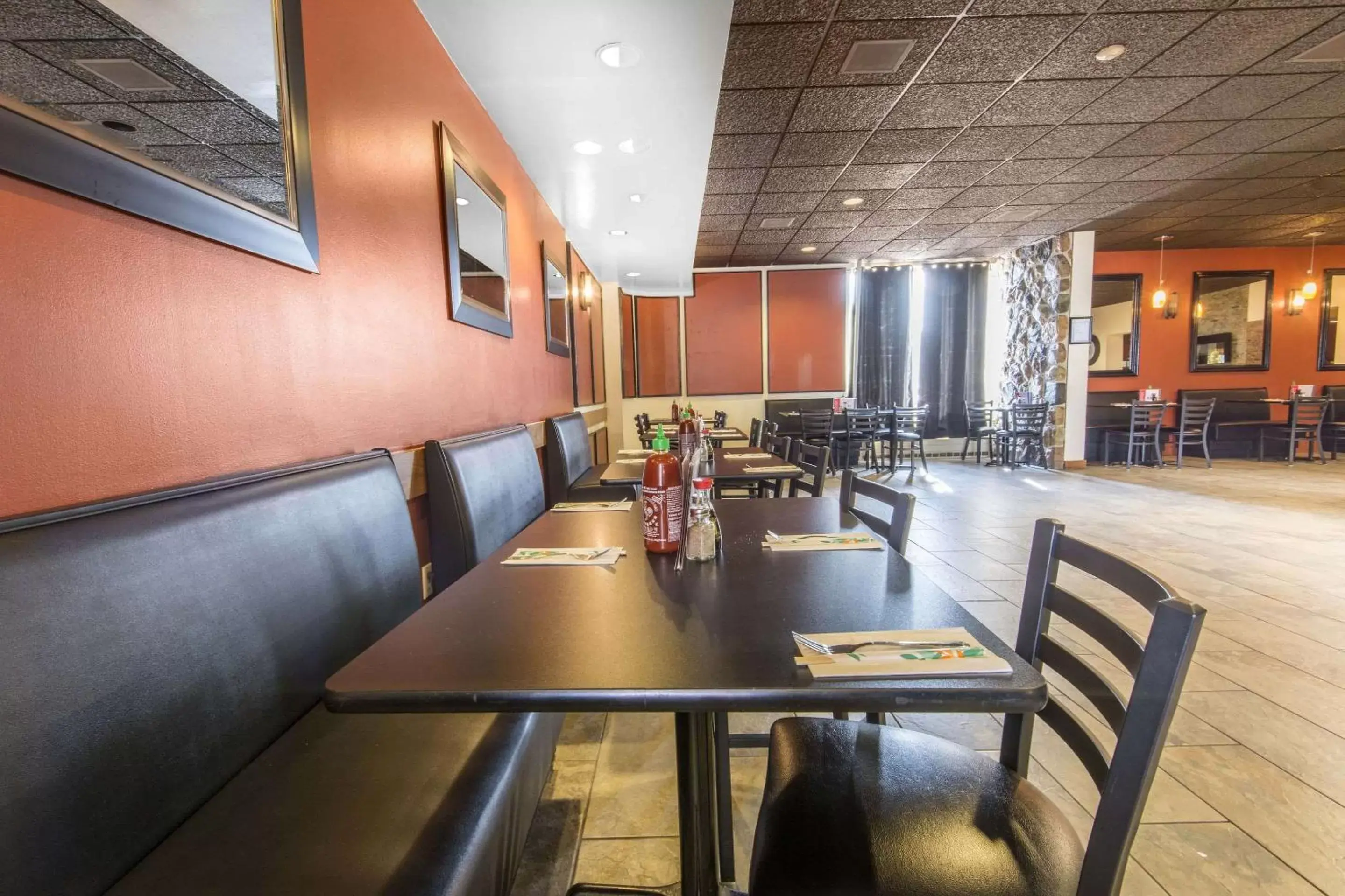 Restaurant/places to eat in Econo Lodge Sudbury