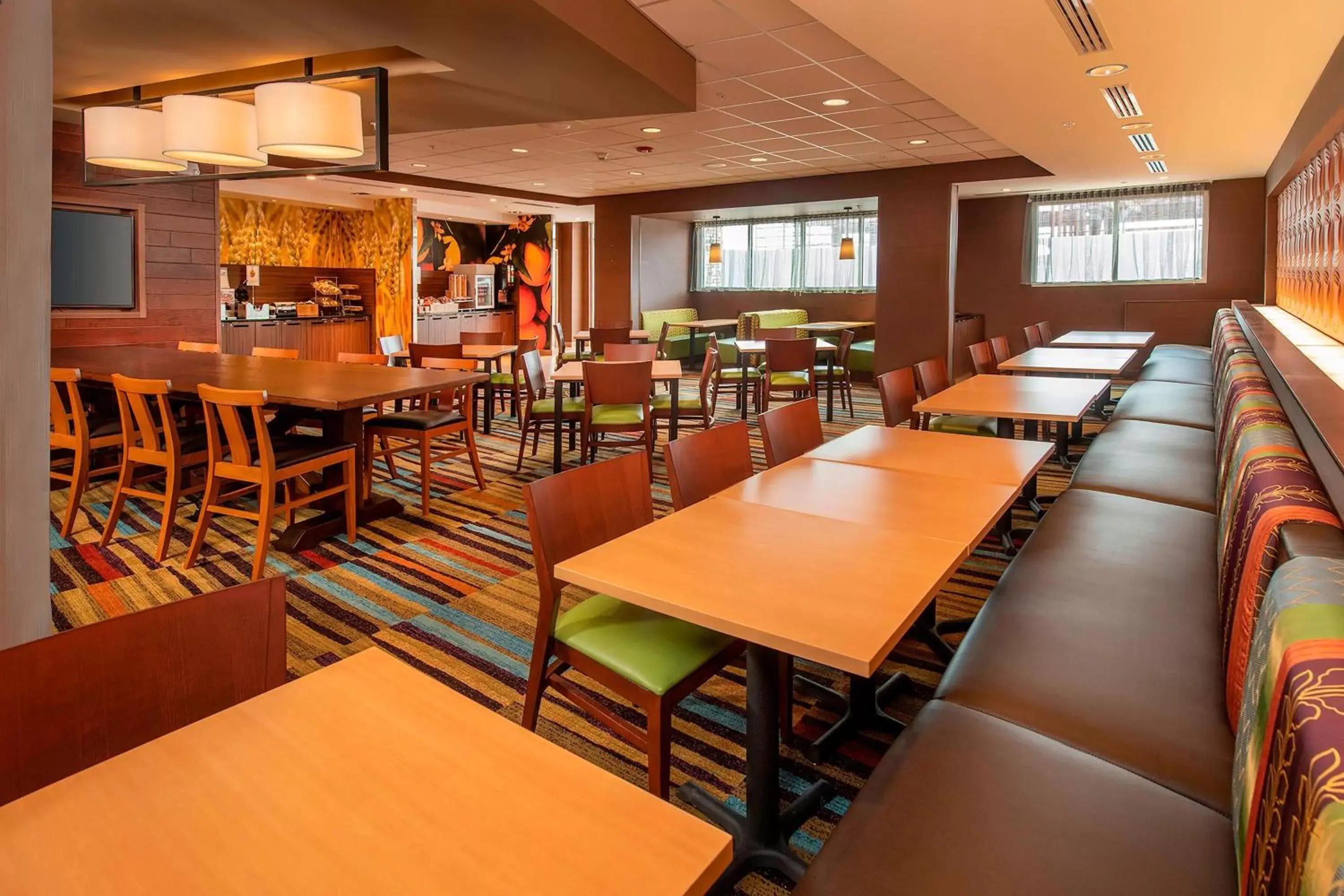 Breakfast, Restaurant/Places to Eat in Fairfield Inn & Suites by Marriott Harrisburg International Airport