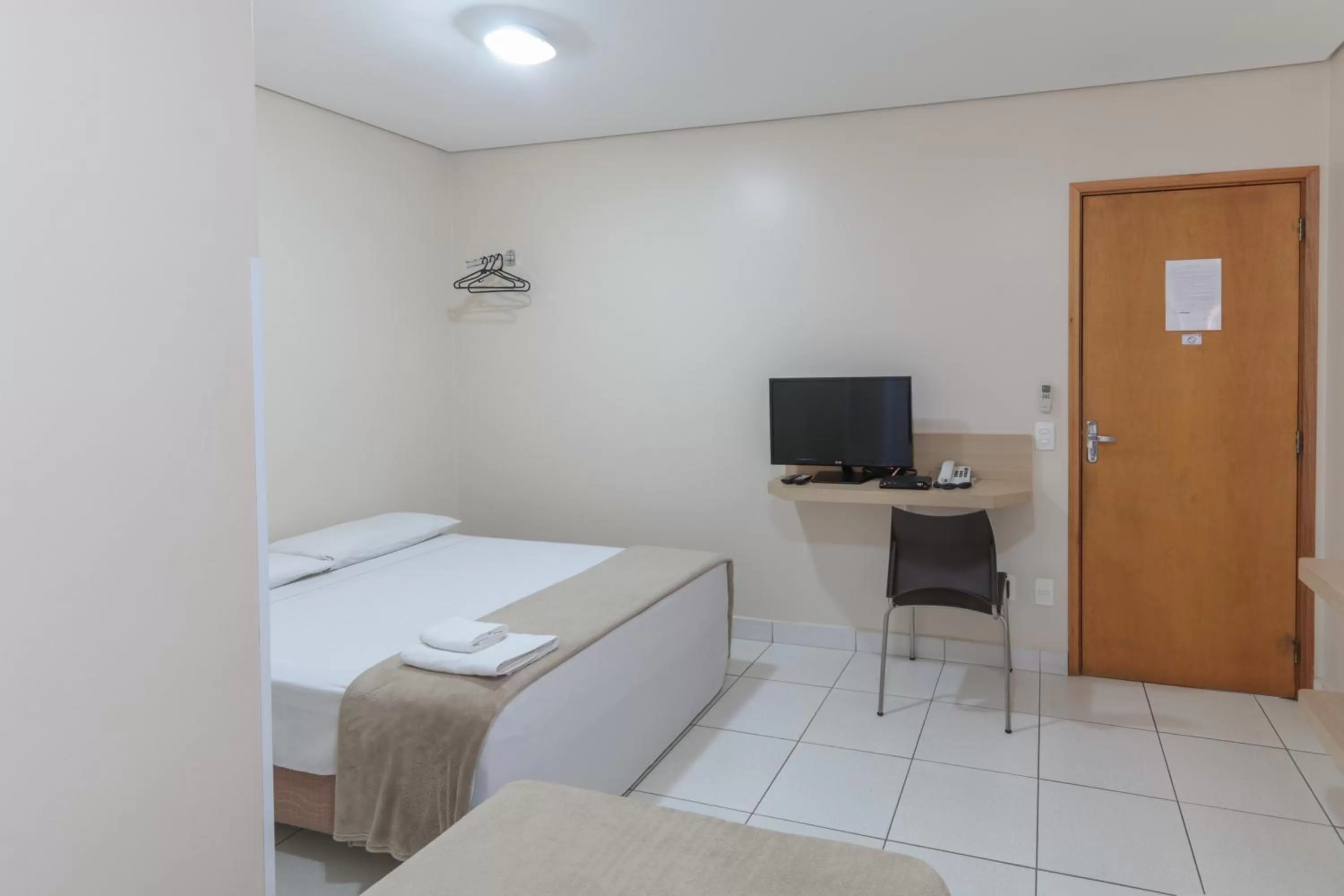 Bedroom, Bed in Hotel Copacabana Piracicaba