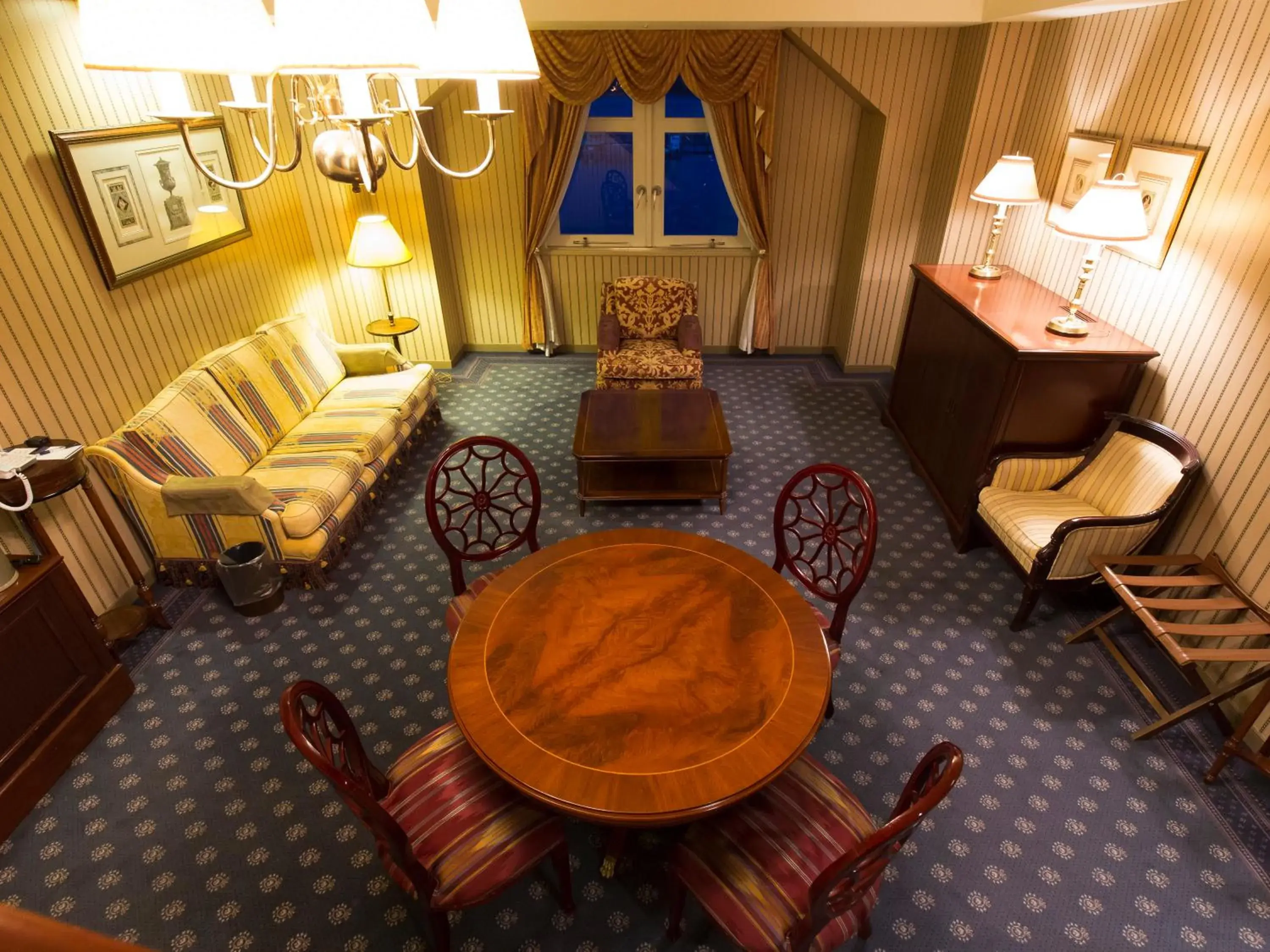 Photo of the whole room, Seating Area in Watermark Hotel Nagasaki Huis Ten Bosch