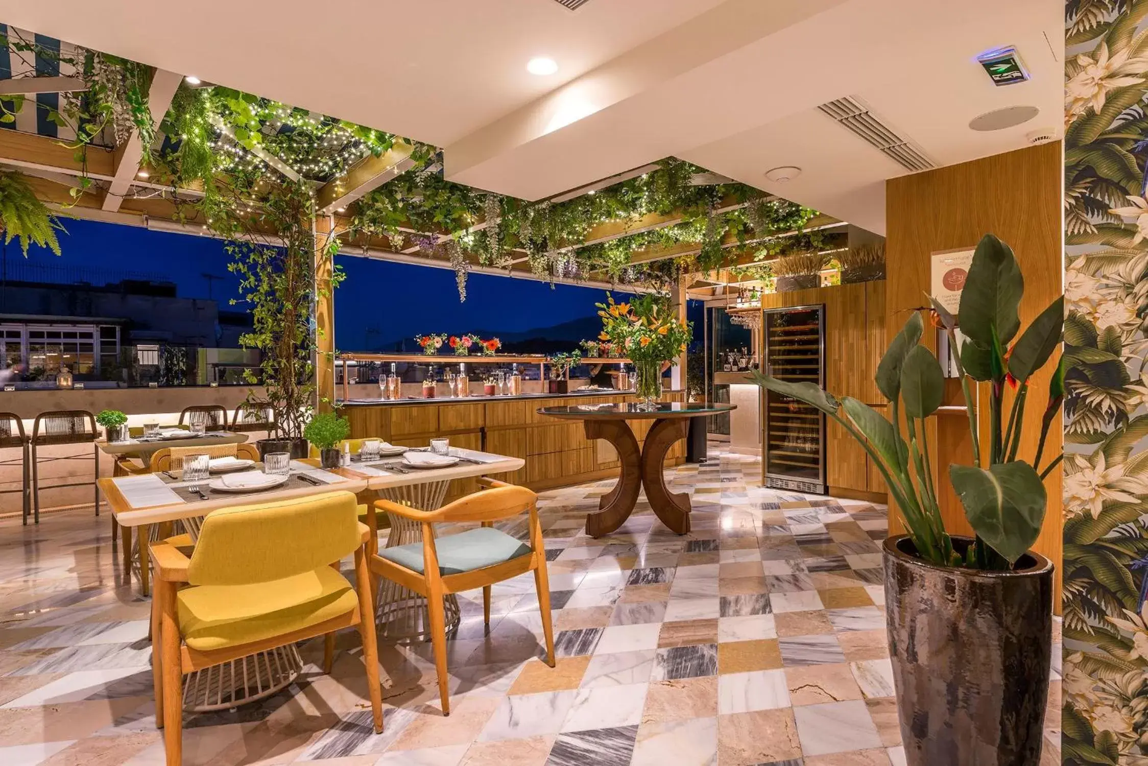 Restaurant/places to eat in Niche Hotel Athens Restaurant/places to eat in Niche Hotel Athens