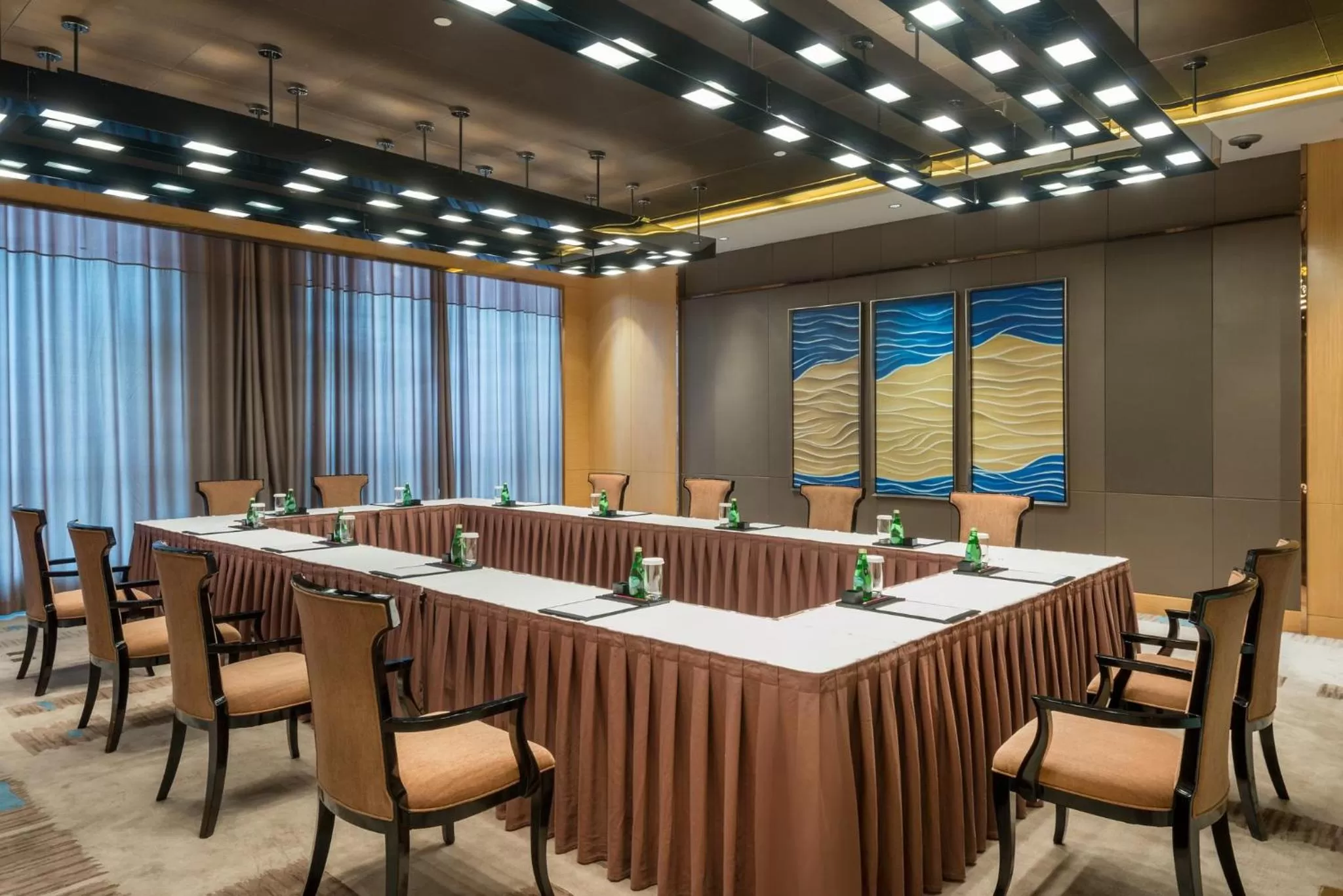 Meeting/conference room in Crowne Plaza Hotel Lanzhou by IHG