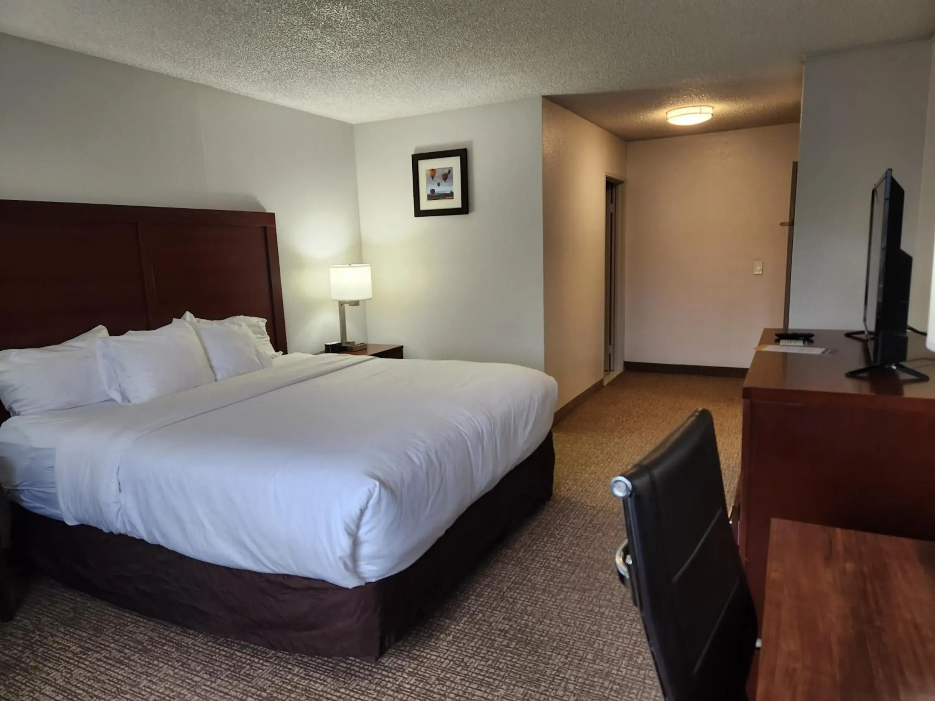 Bed in Comfort Inn Yreka I-5