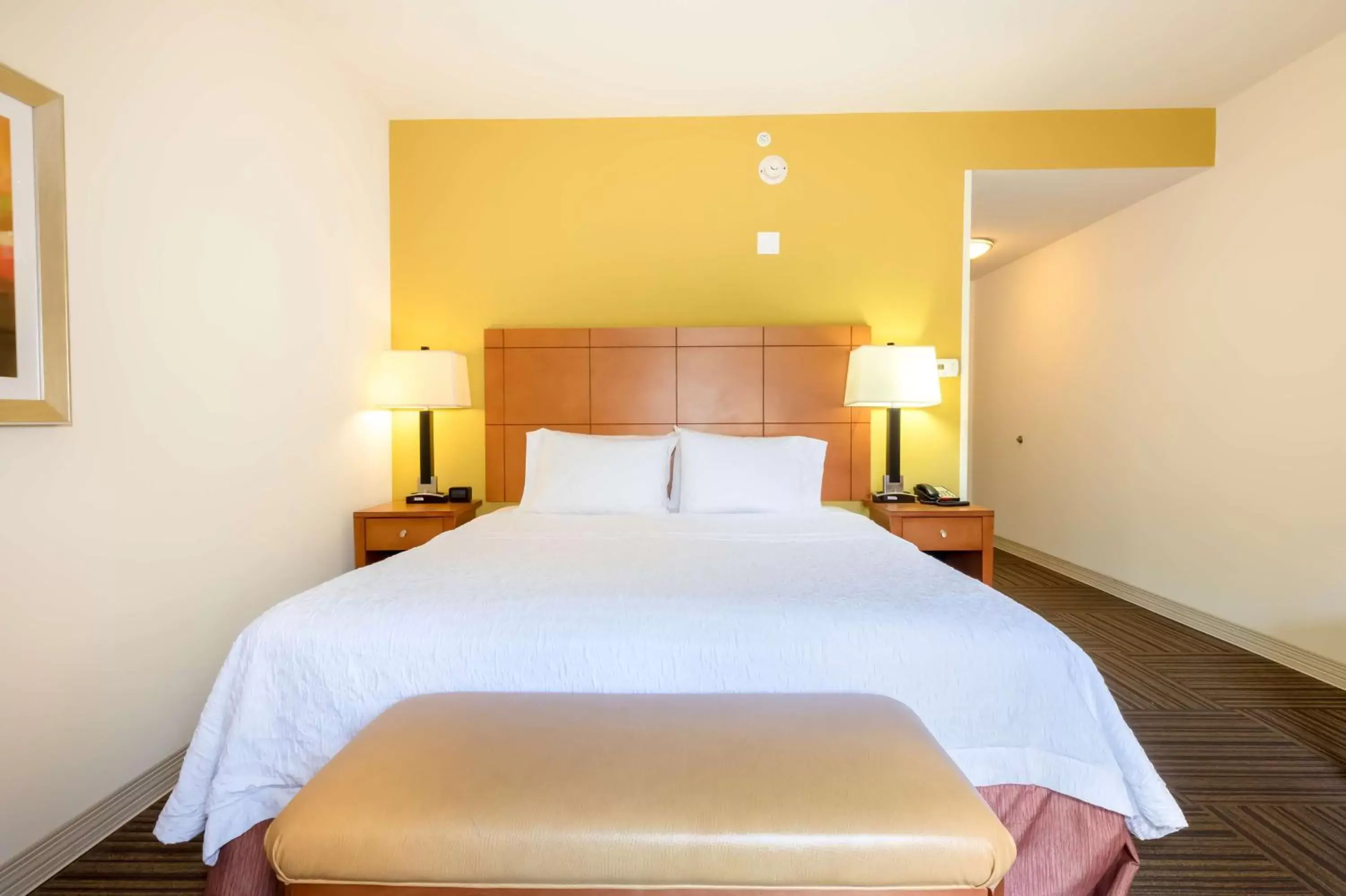 Bed in Hampton Inn Ringgold-Ft. Oglethorpe Bed in Hampton Inn Ringgold-Ft. Oglethorpe
