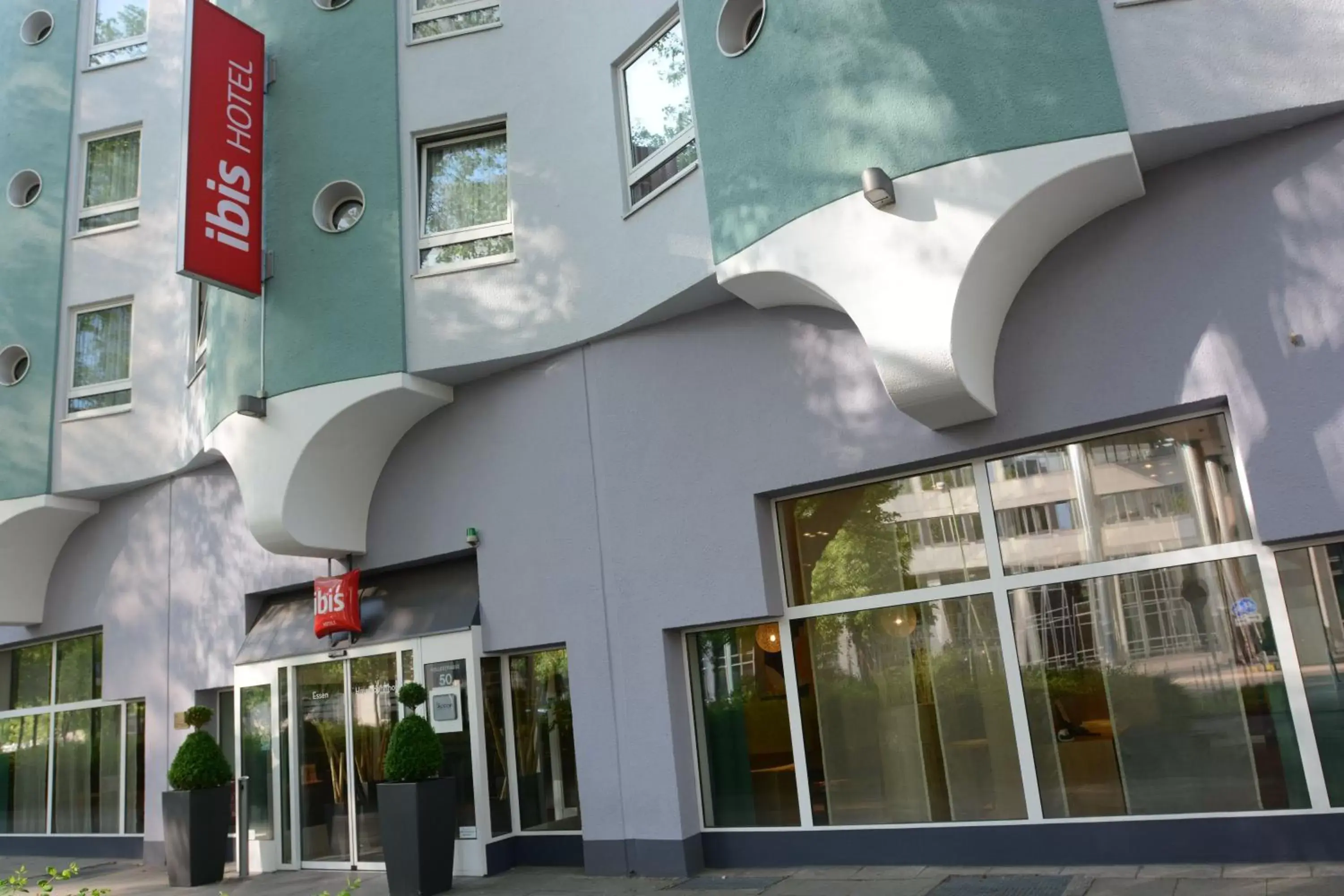 Facade/entrance, Property Building in ibis Essen Hauptbahnhof