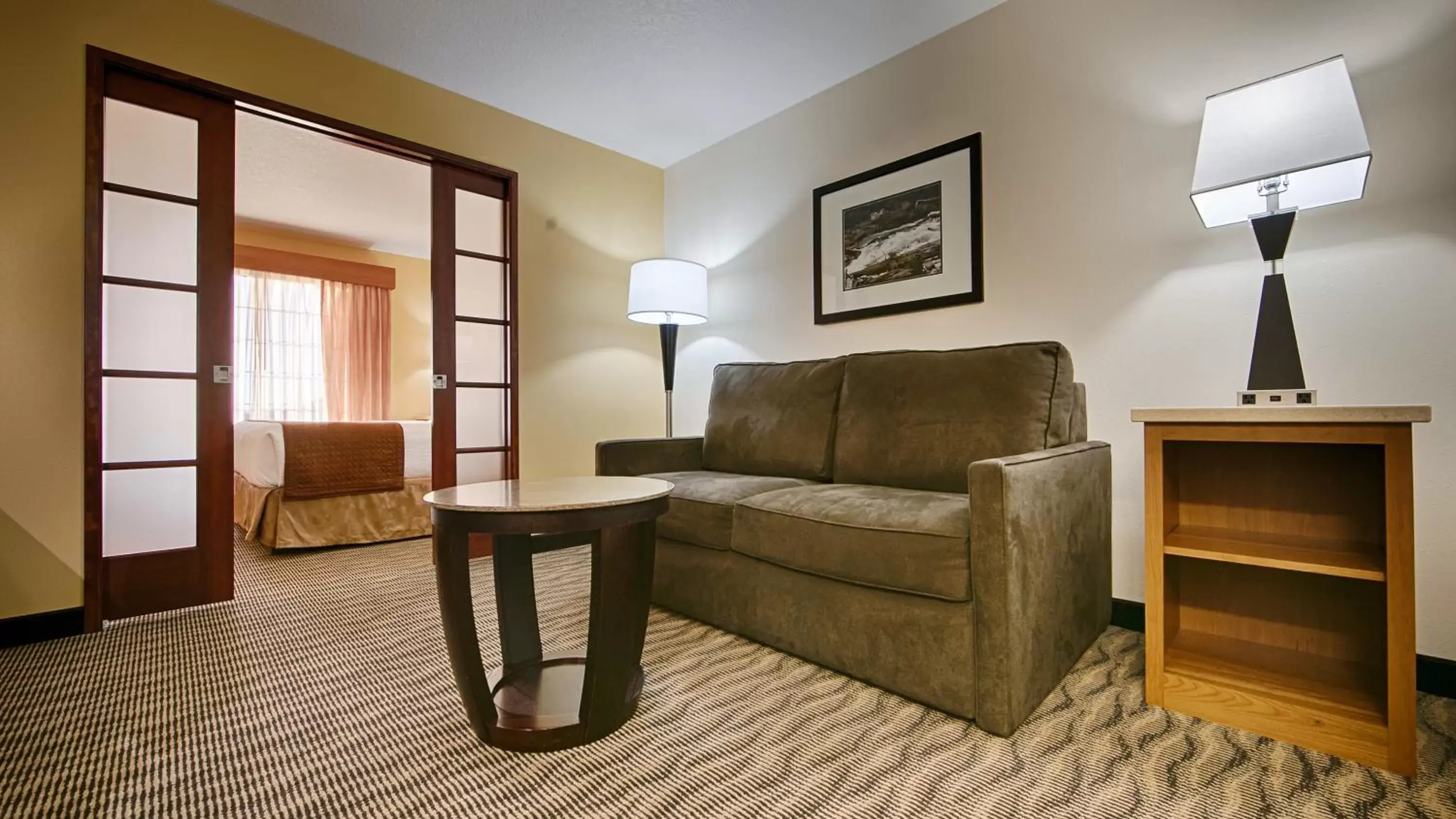 Seating Area in Best Western Plus Park Place Inn & Suites
