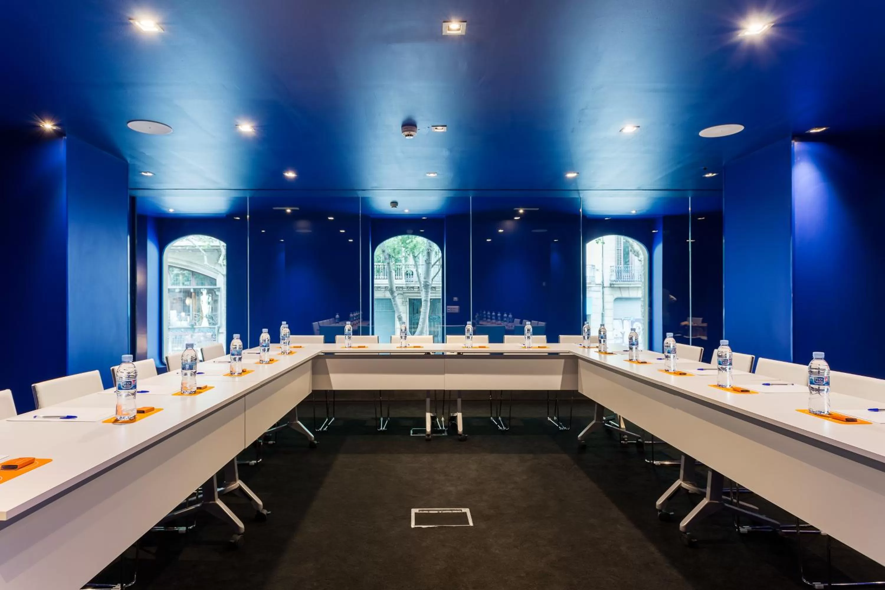 Business facilities in Room Mate Carla, Barcelona