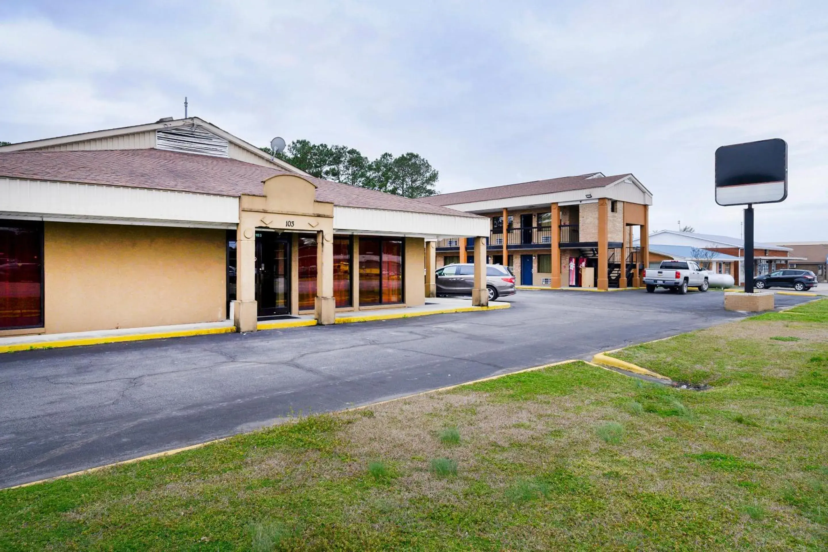 Facade/entrance, Property Building in OYO Hotel Williamston