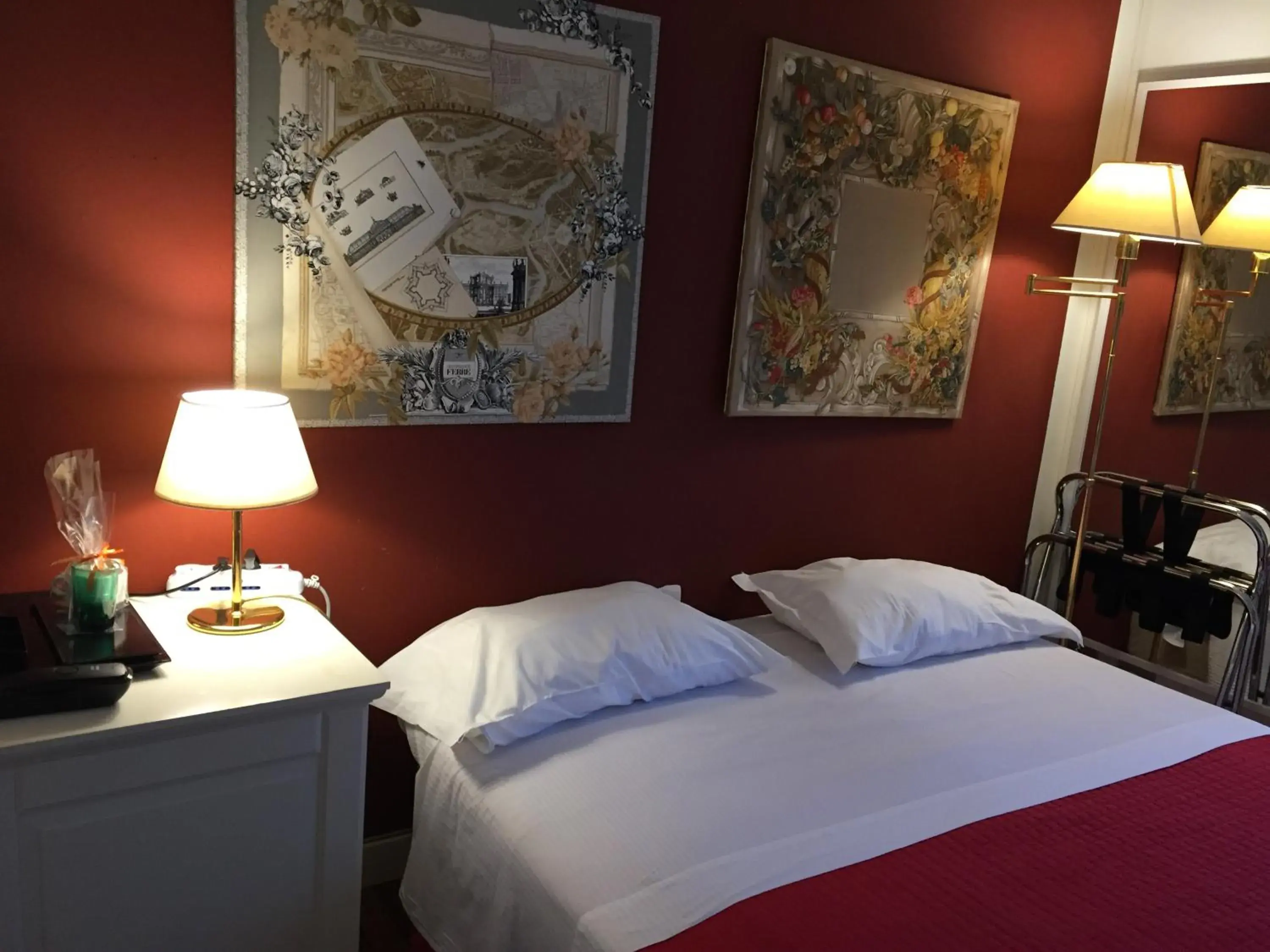 Photo of the whole room, Bed in Grand Hotel Tettuccio