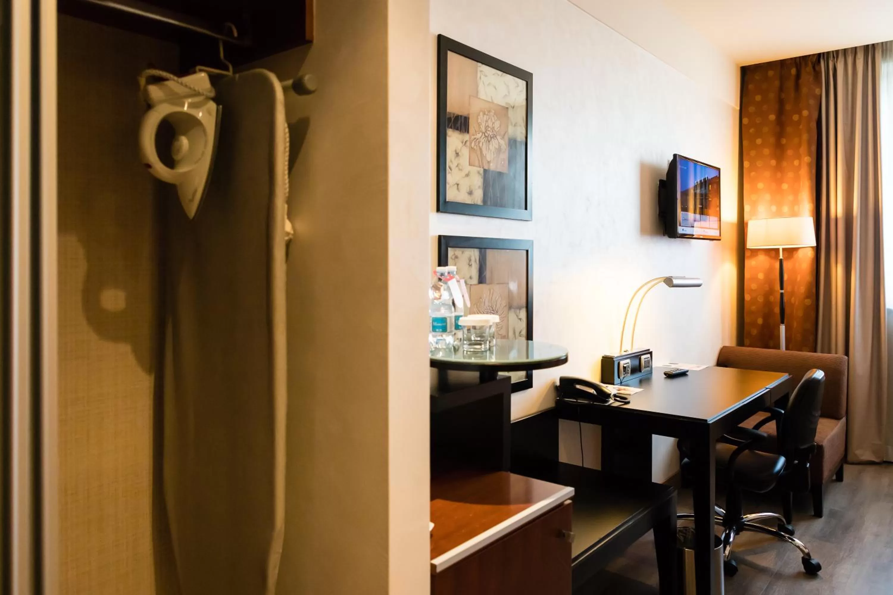 Twin Room in Crowne Plaza Milan Malpensa Airport, an IHG Hotel