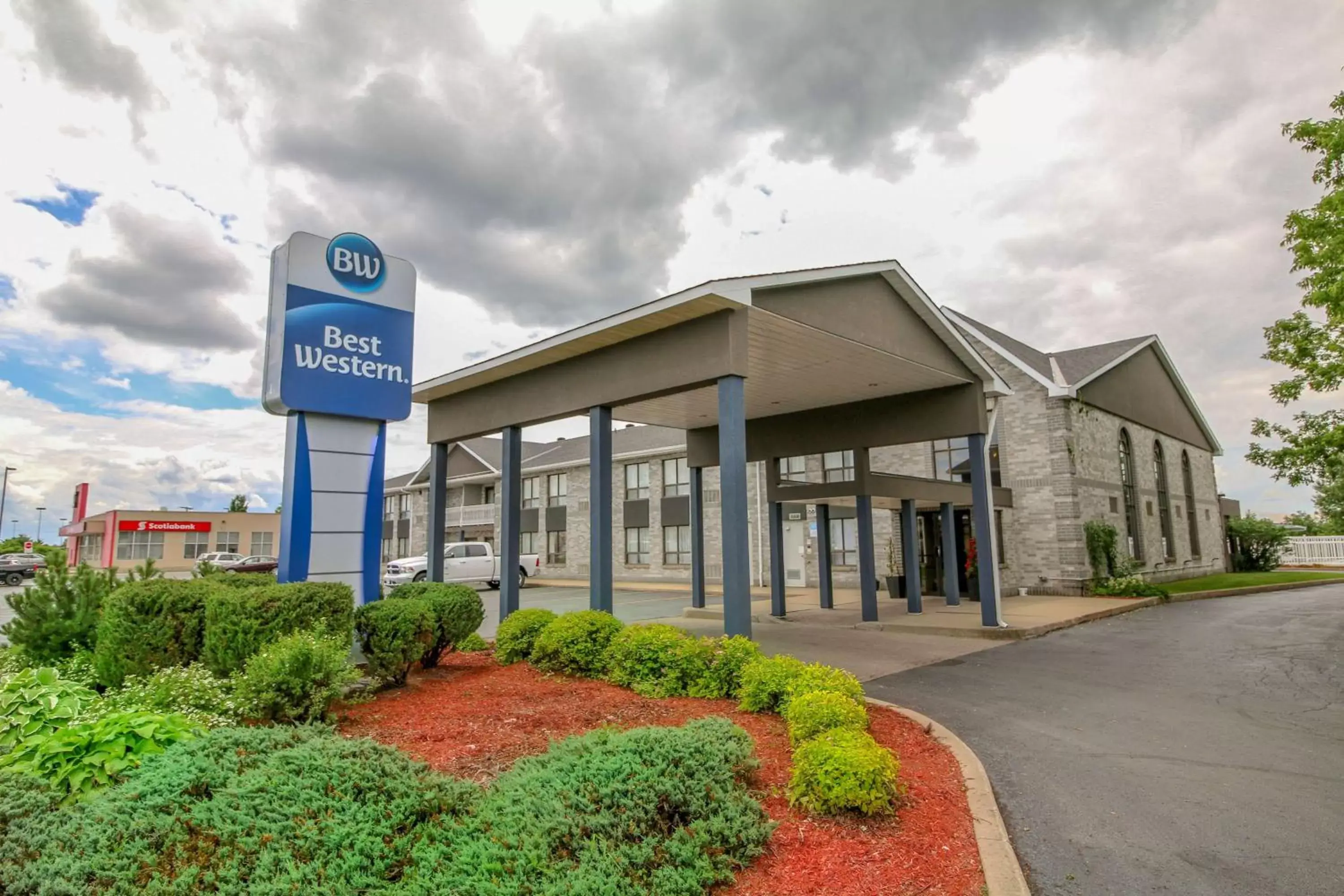 Property building in Best Western Smiths Falls Hotel