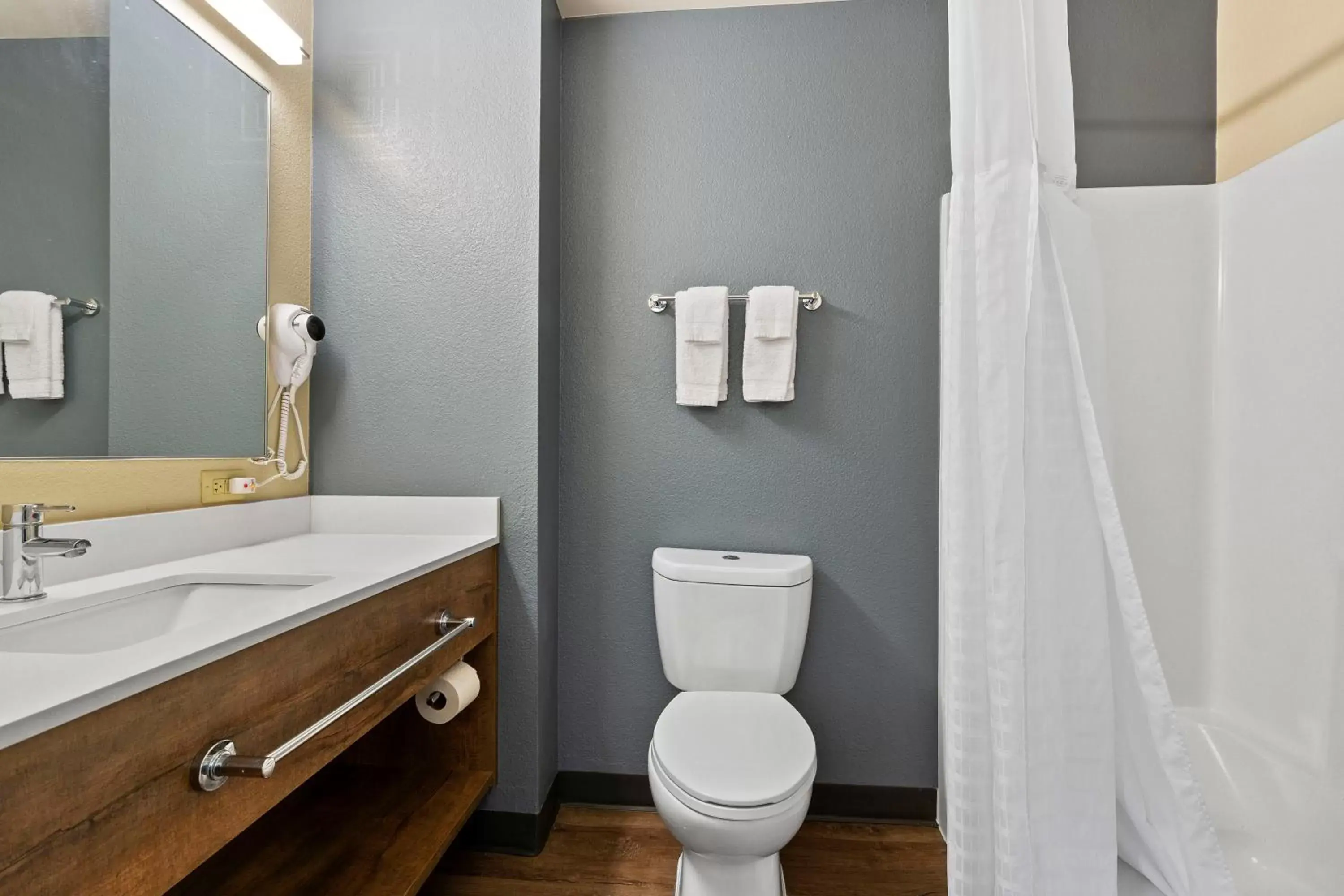 Bathroom in Extended Stay America Suites - San Ramon - Bishop Ranch - East