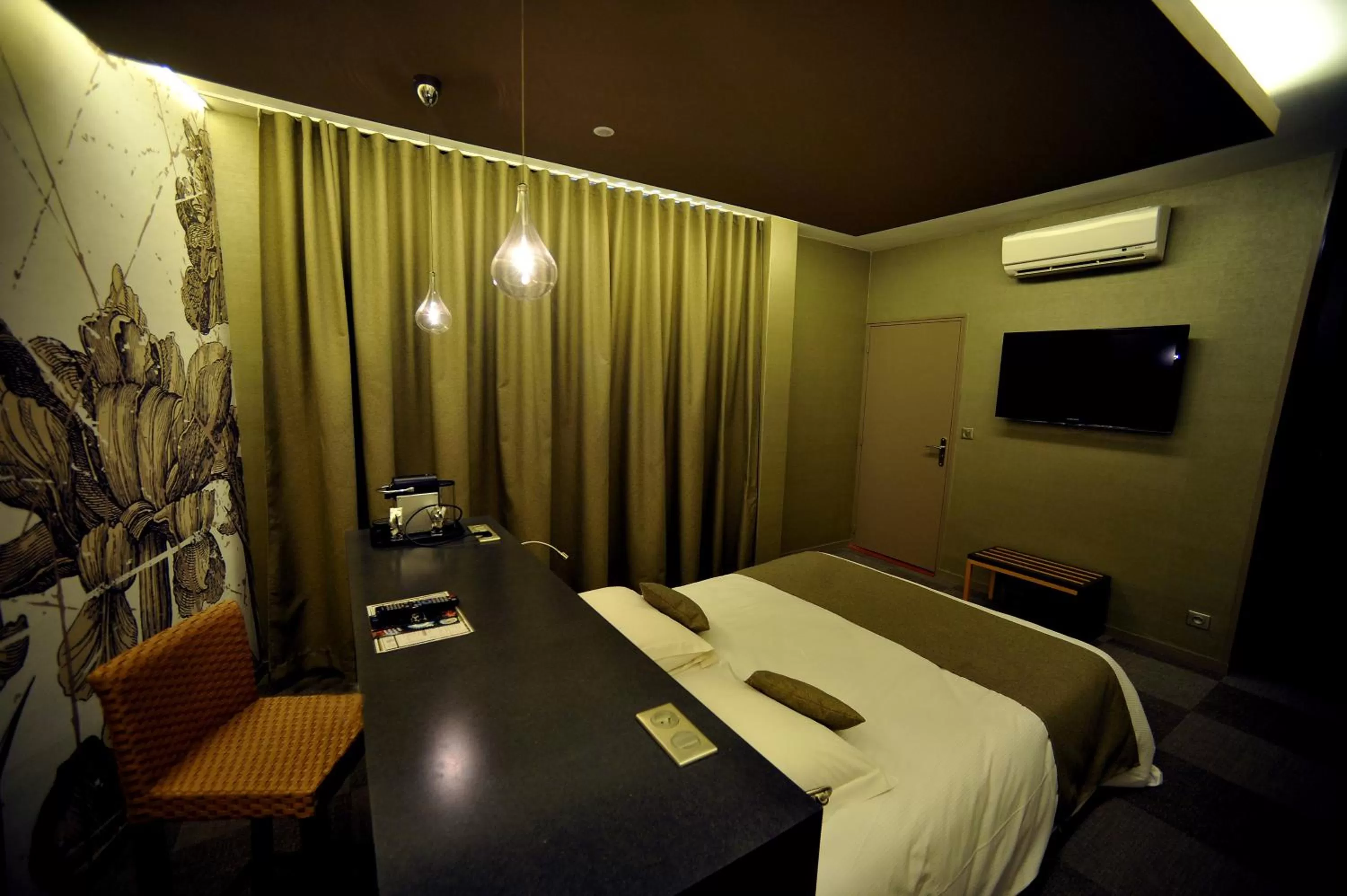 Bedroom, Bed in Nota Bene