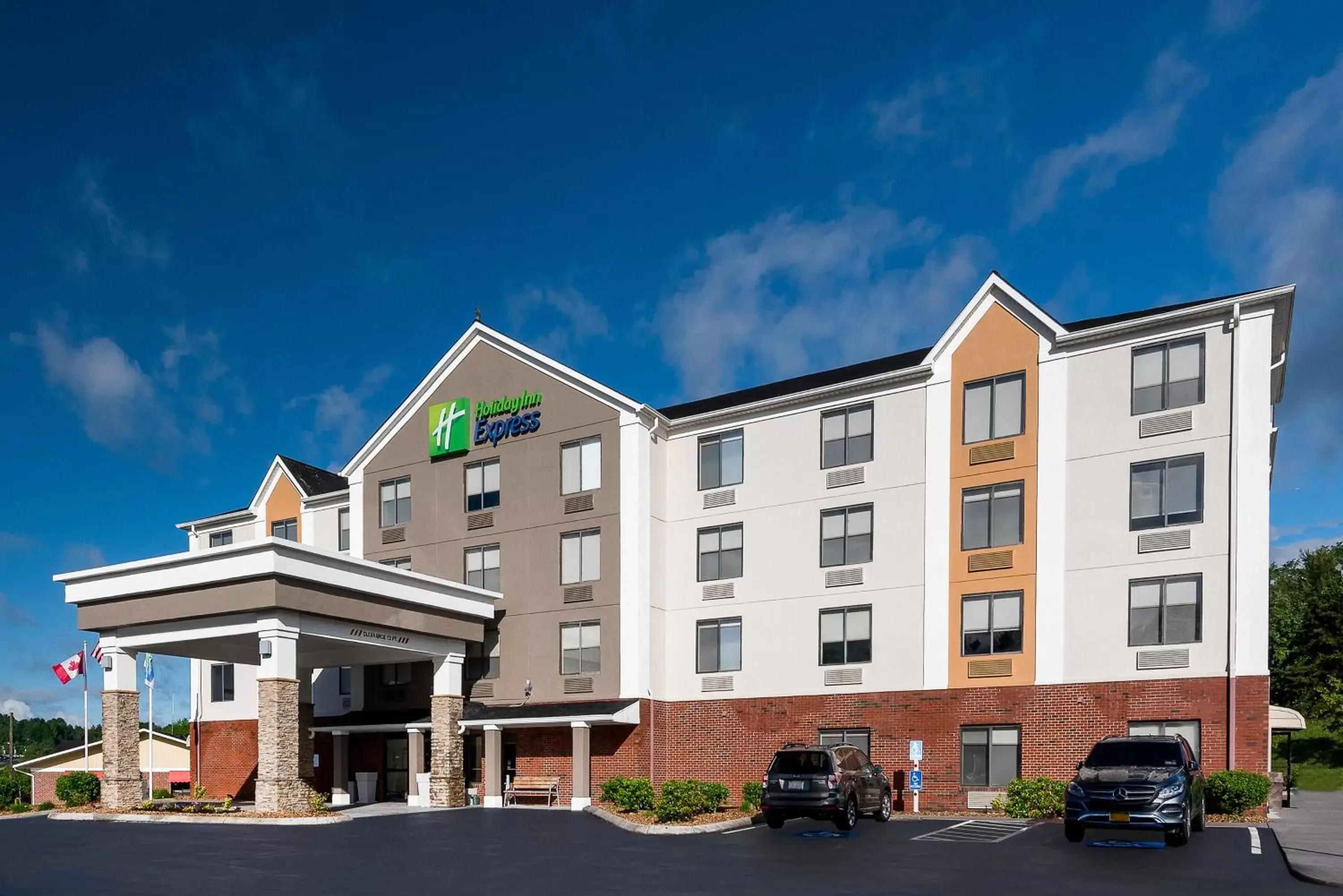 Property Building in Holiday Inn Express Hillsville, an IHG Hotel