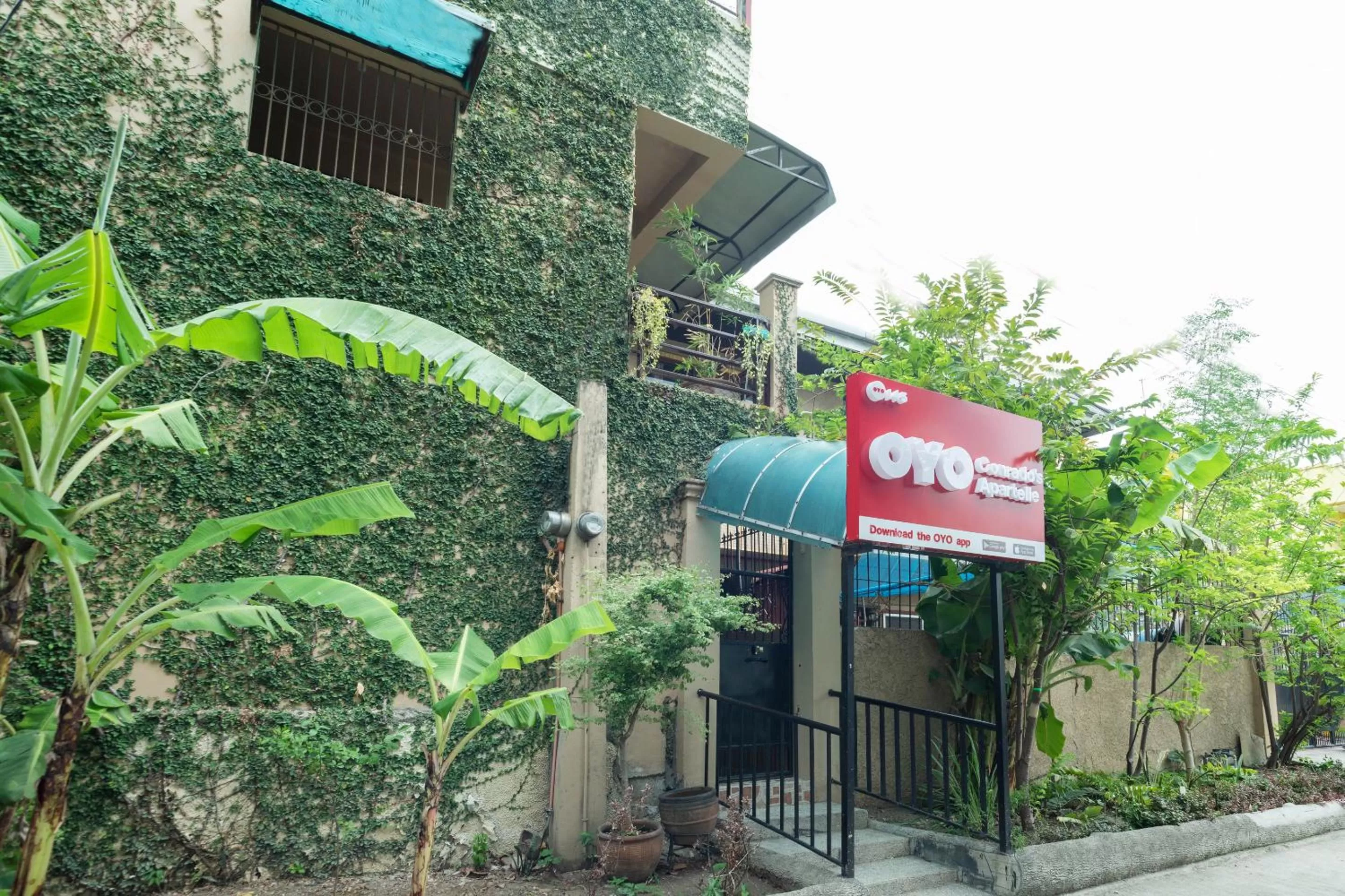 Facade/entrance in Conrado's Apartelle