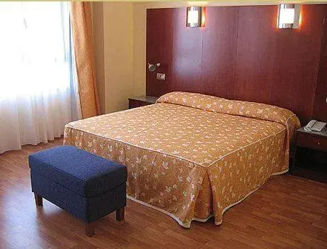 Bed in Hotel Doña Urraca