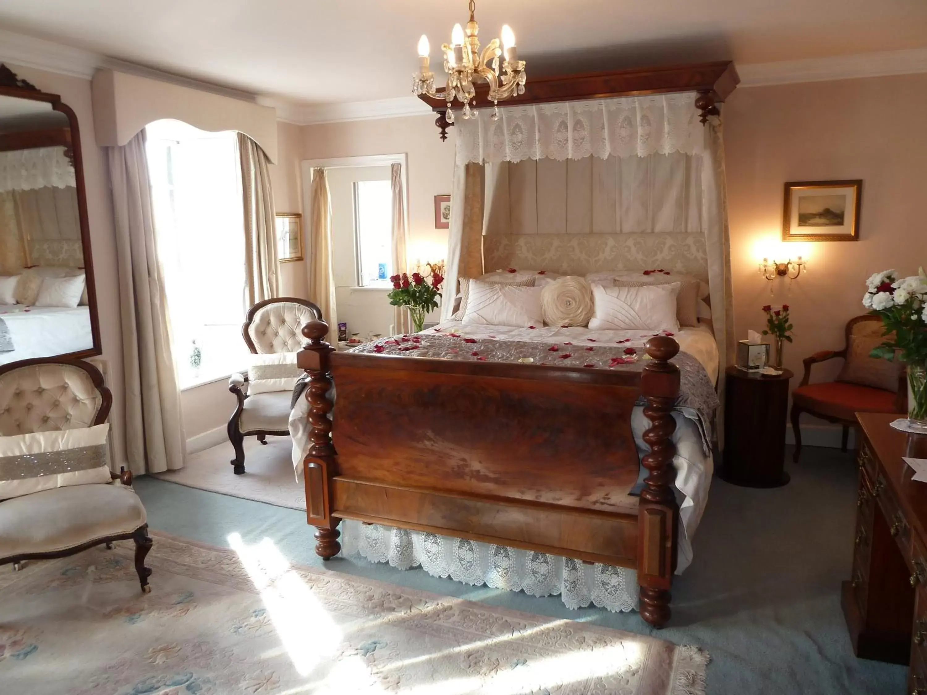 Bedroom, Bed in Queen Anne House