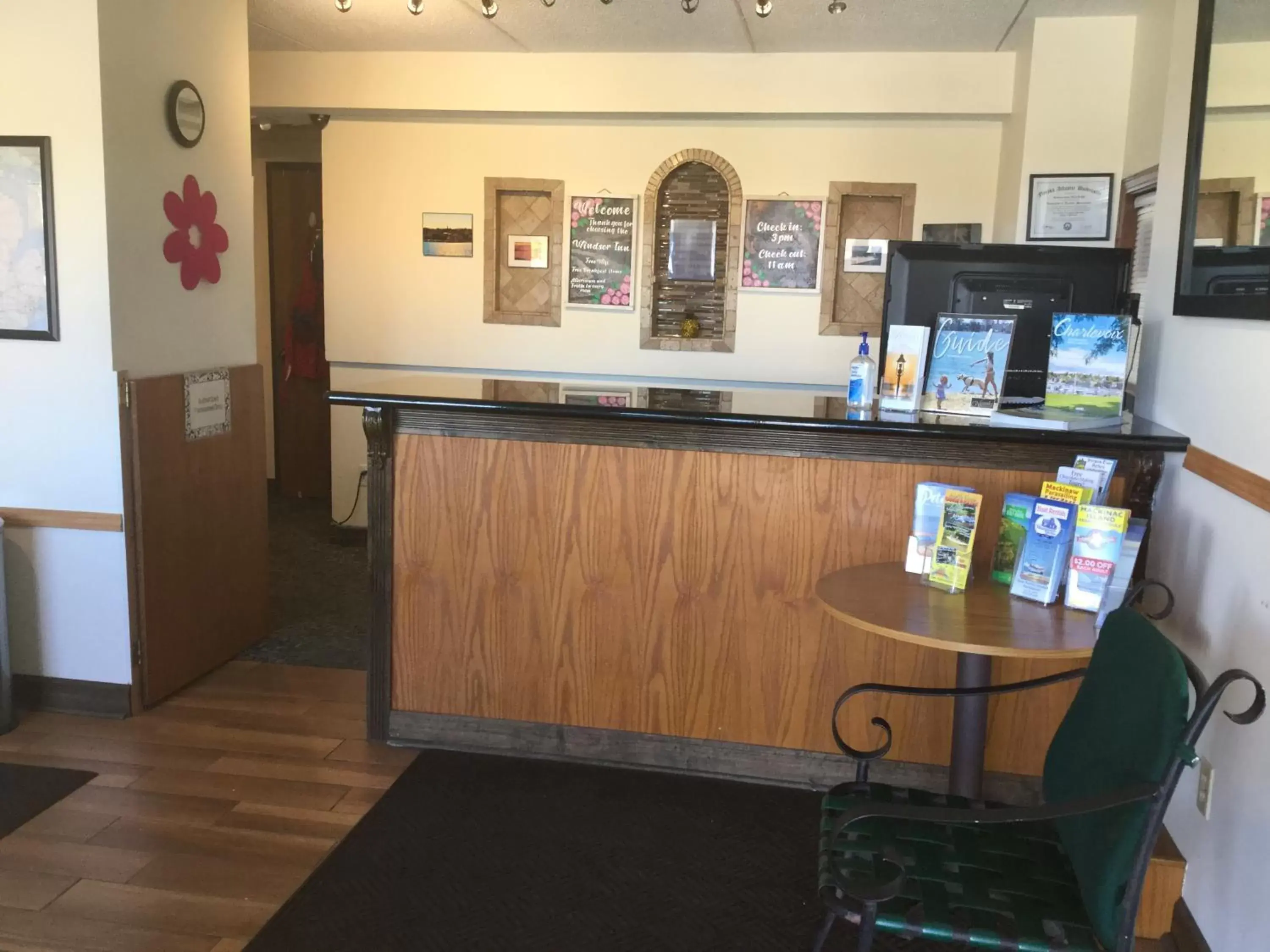 Lobby or reception in Super 8 by Wyndham Petoskey Lobby or reception in Super 8 by Wyndham Petoskey