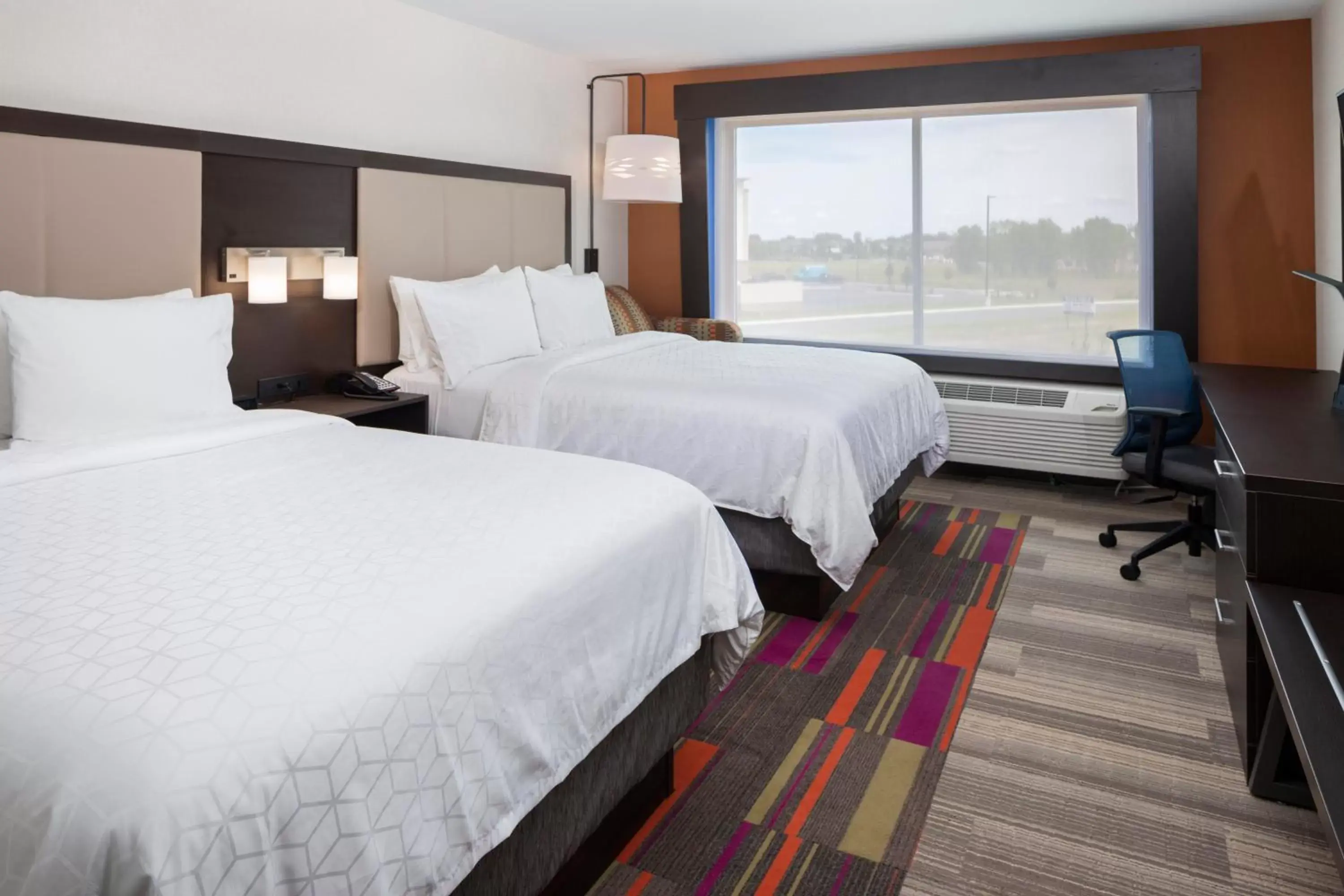 Photo of the whole room, Bed in Holiday Inn Express & Suites - Bourbonnais East - Bradley, an IHG Hotel