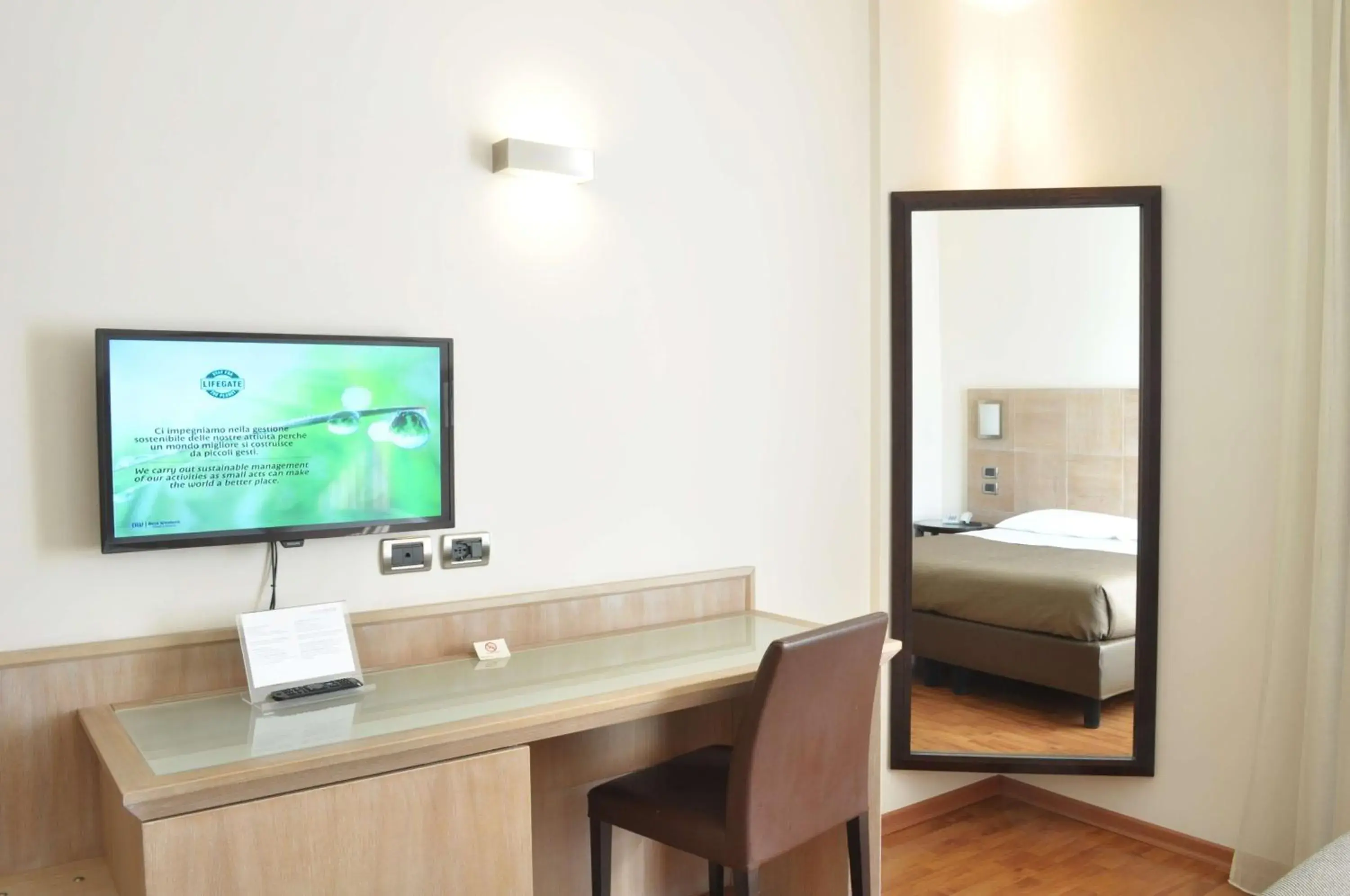 Photo of the whole room, TV/Entertainment Center in San Giorgio, Sure Hotel Collection by Best Western