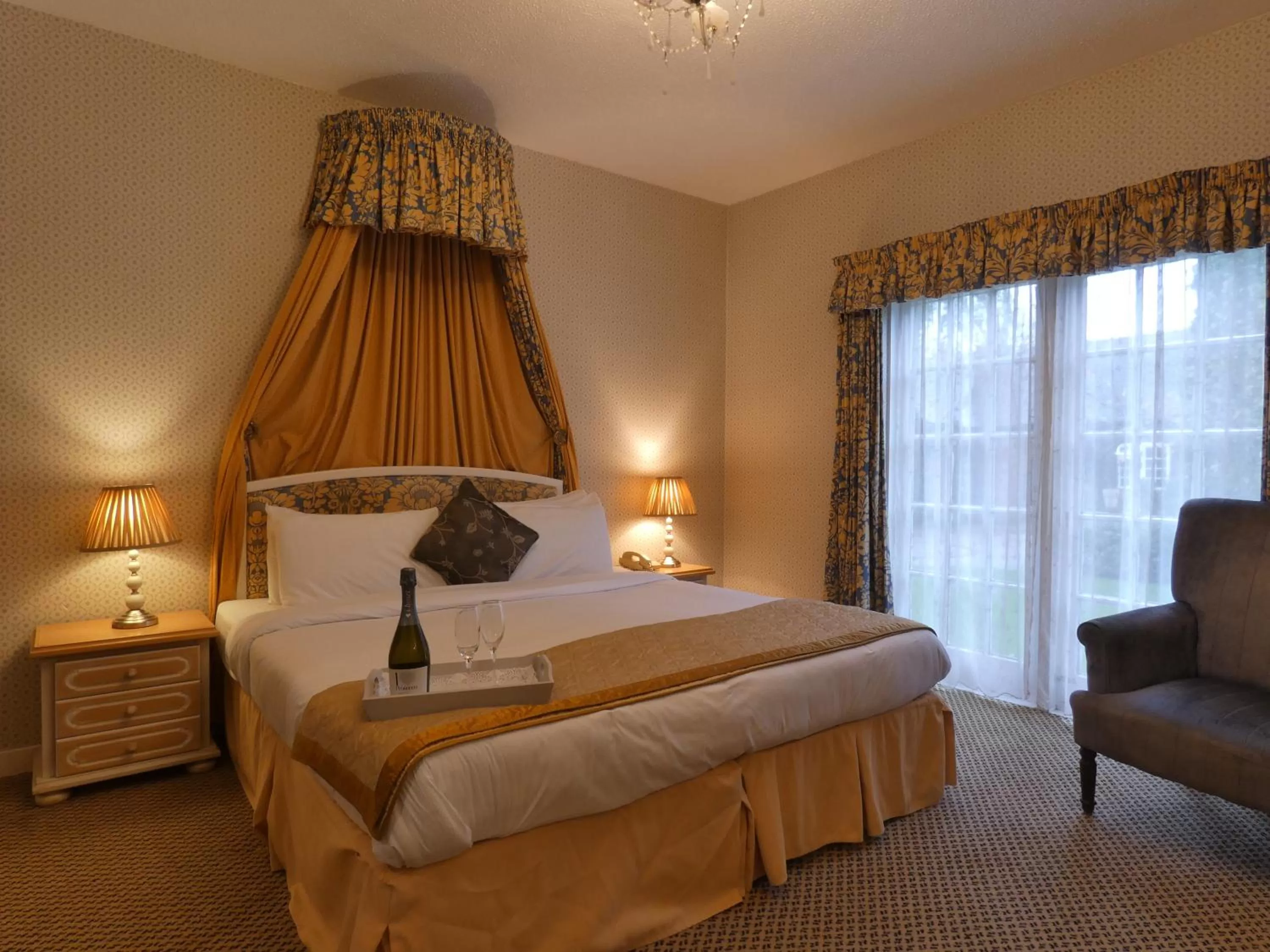 Photo of the whole room, Bed in Marston Farm Hotel