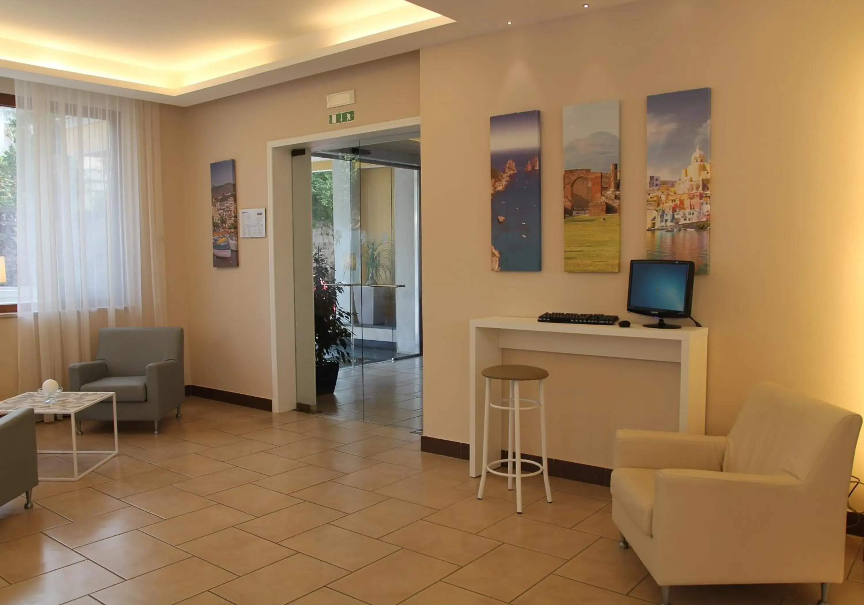 Lounge or bar, Lobby/Reception in Hotel Leone