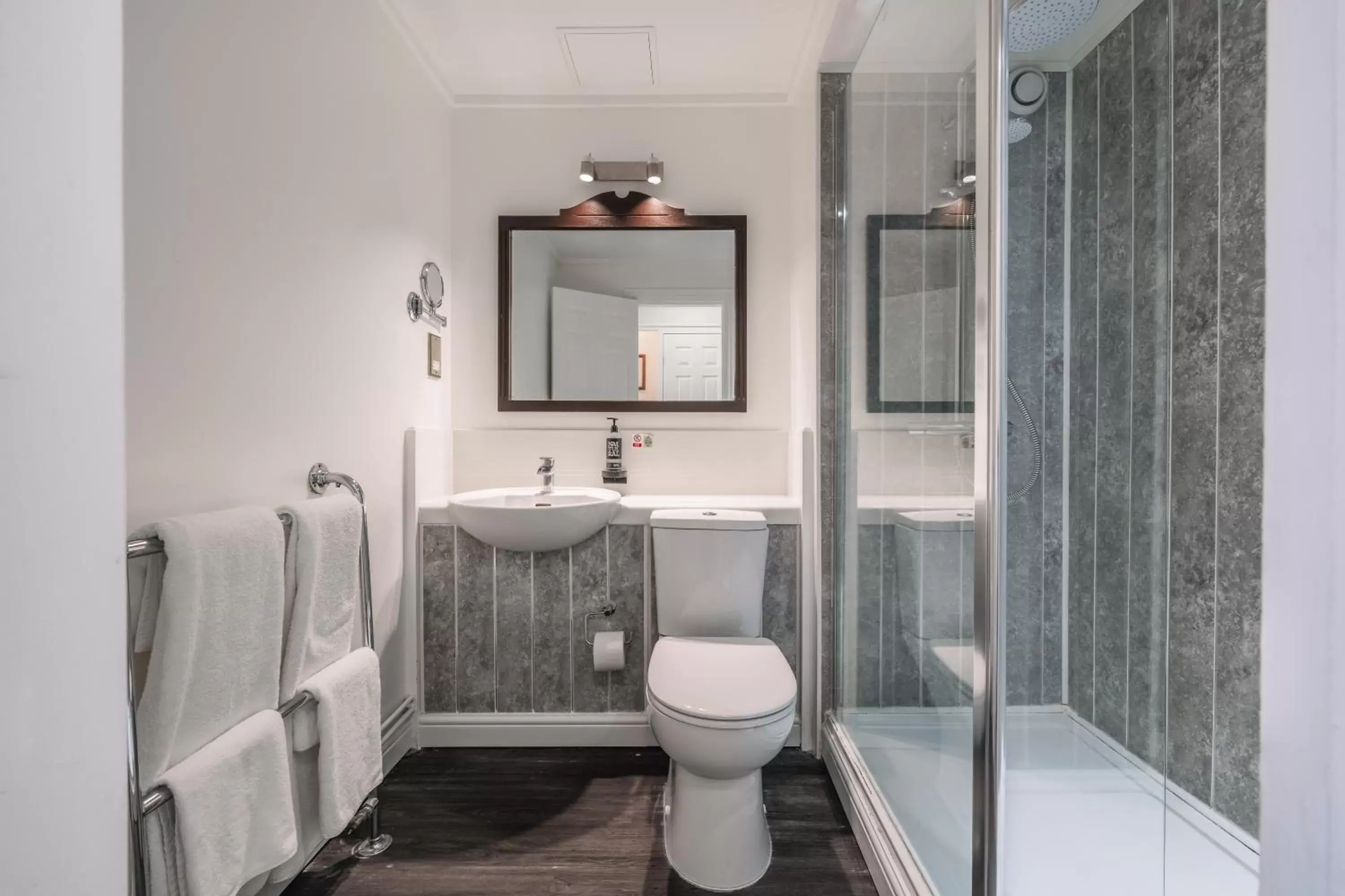 Bathroom in Muthu Belstead Brook Hotel Bathroom in Muthu Belstead Brook Hotel