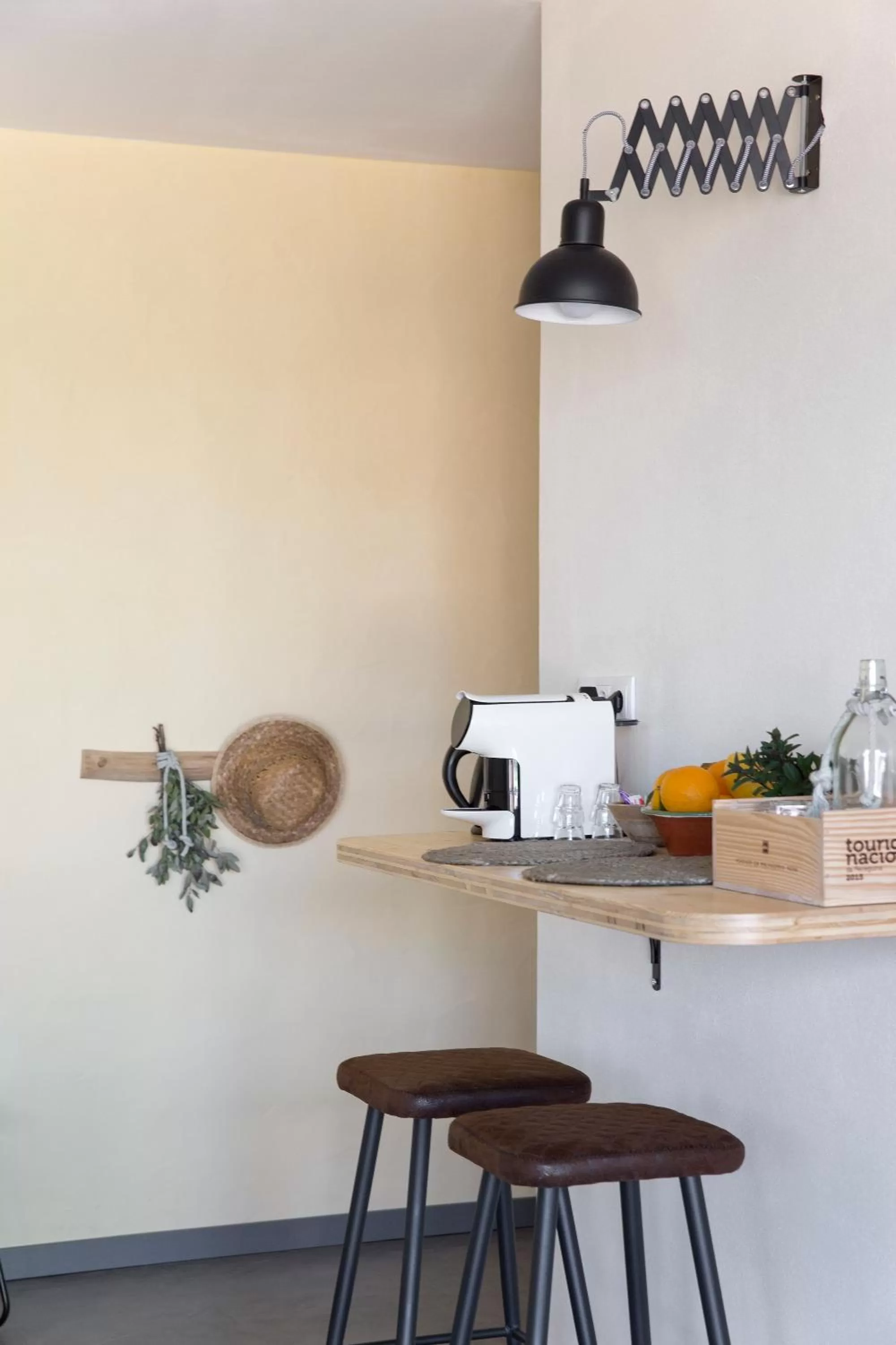 Coffee/tea facilities in Trendy and Luxe B&B and Garden Suite