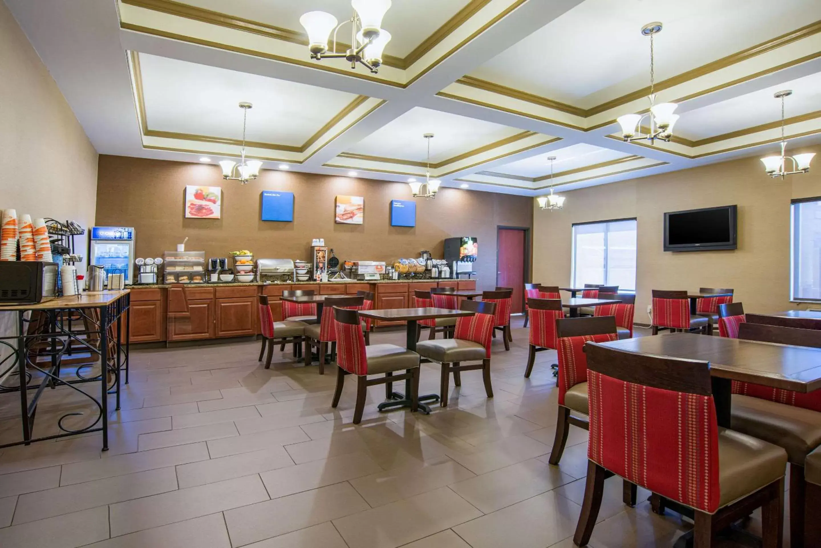 Restaurant/Places to Eat in Comfort Inn Naugatuck-Shelton, CT