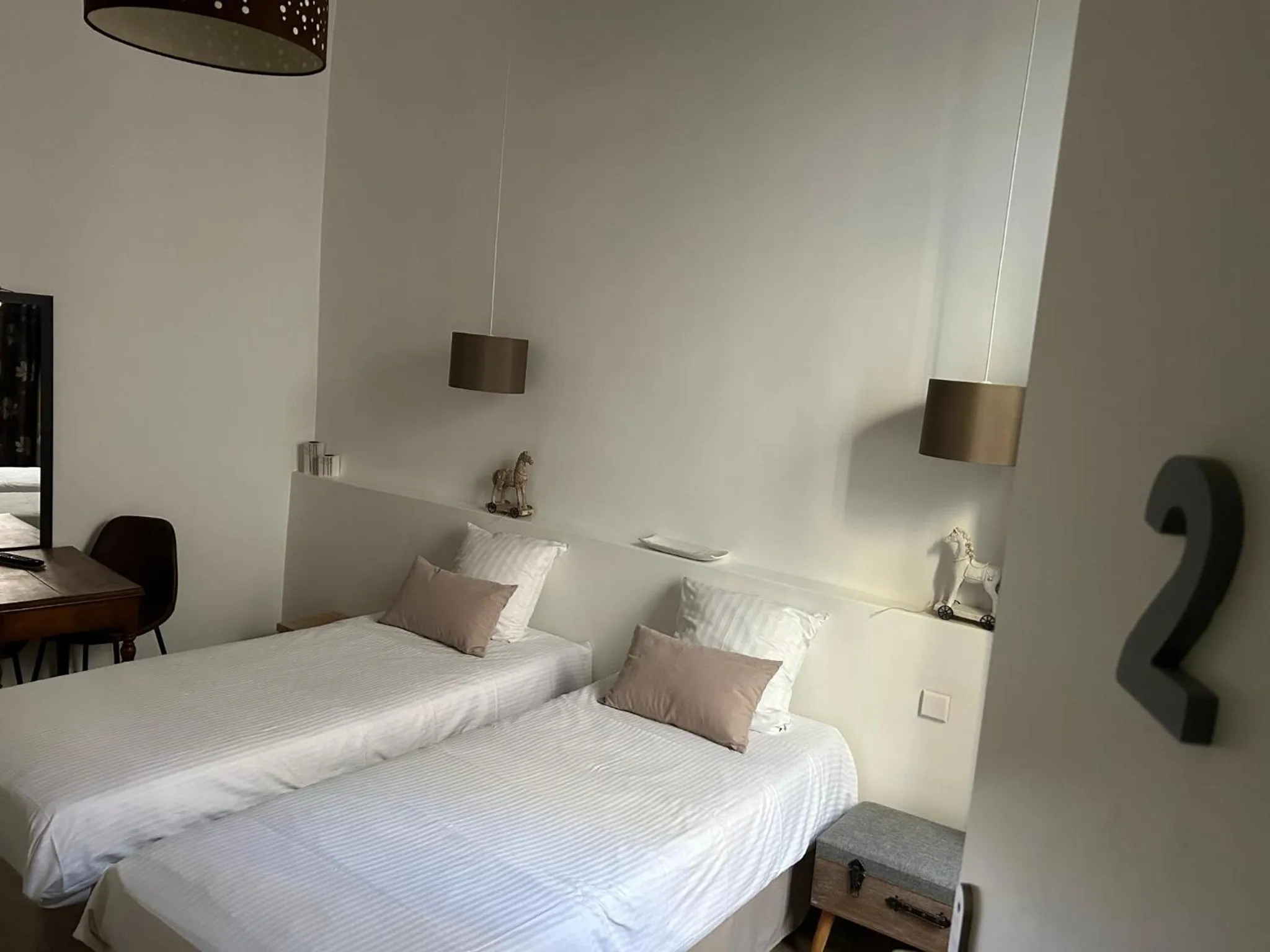 Property building, Bed in Rive Gauche