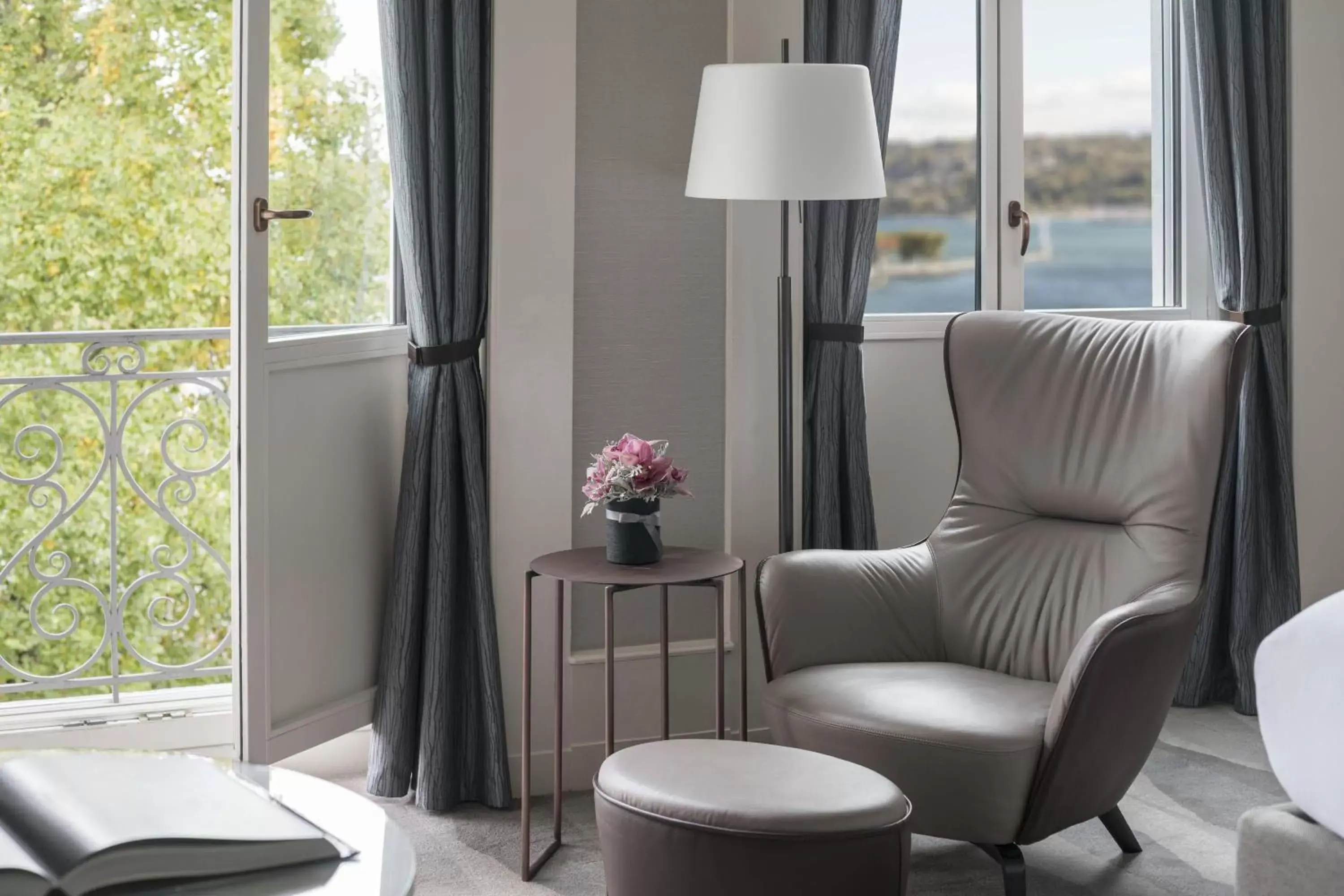 Photo of the whole room, Seating Area in The Ritz-Carlton Hotel de la Paix, Geneva