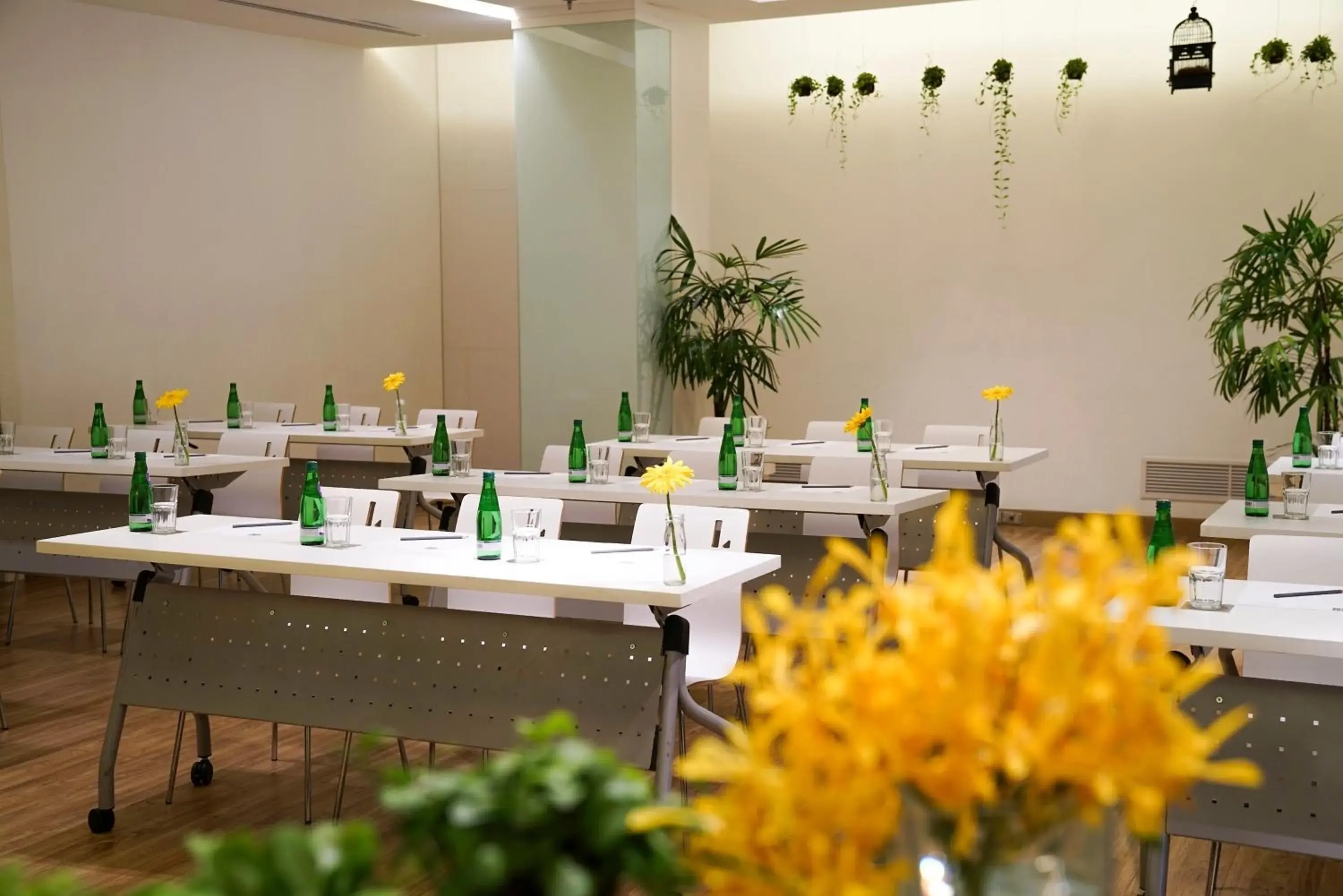 Business facilities, Restaurant/Places to Eat in LiT BANGKOK Hotel - SHA Extra Plus