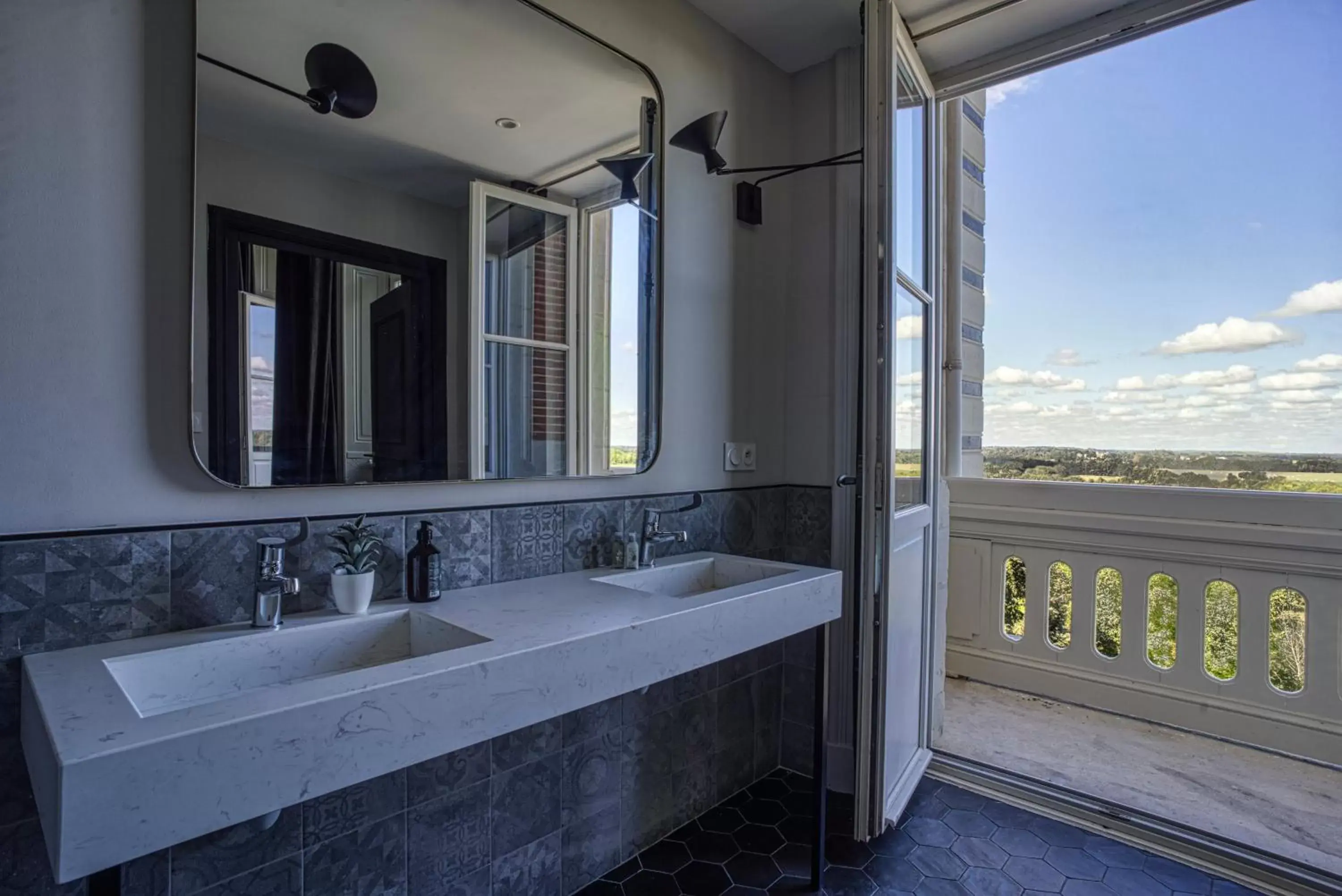 Bathroom in Château des Forges par Slow Village