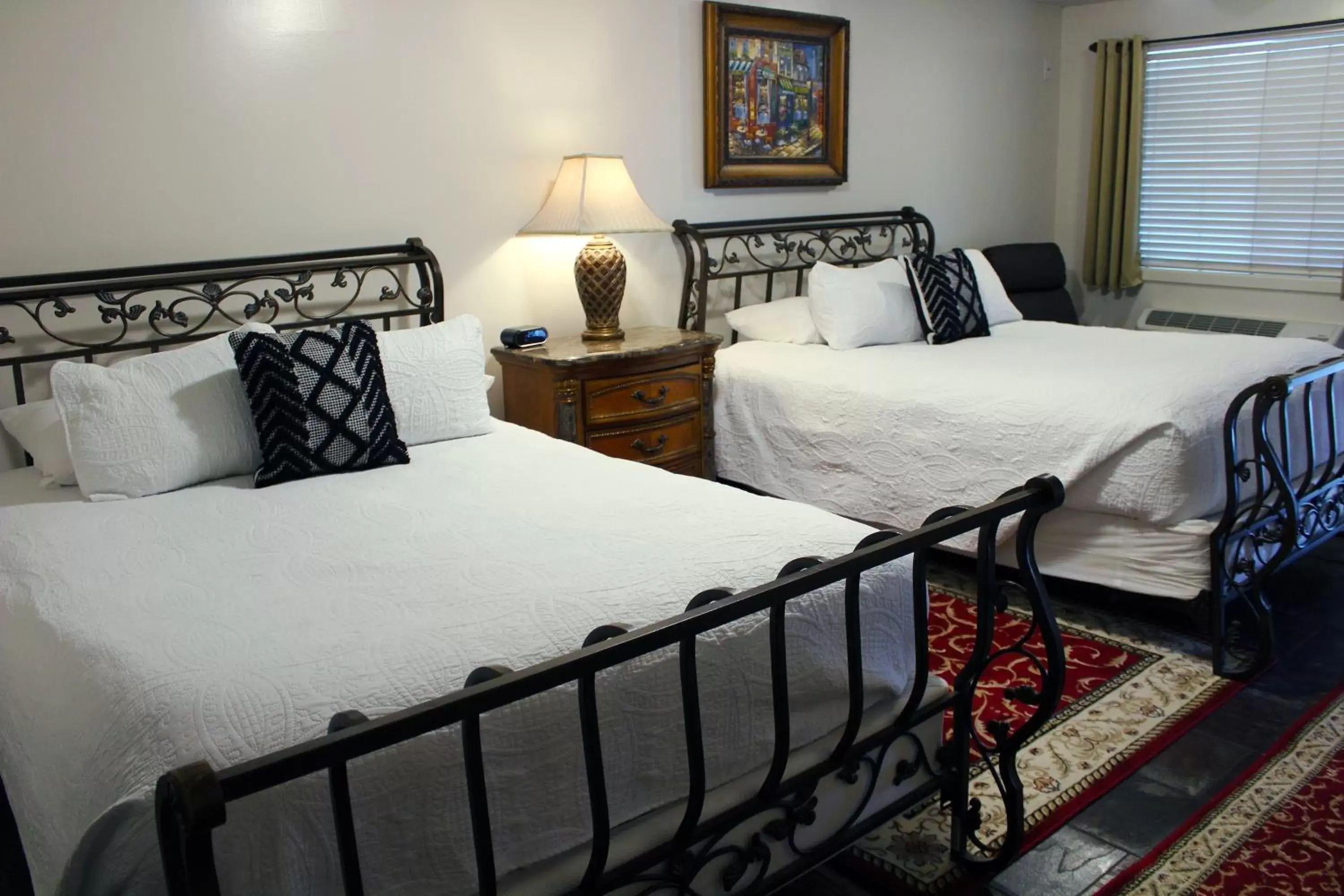 Bed in Silverton Inn & Suites