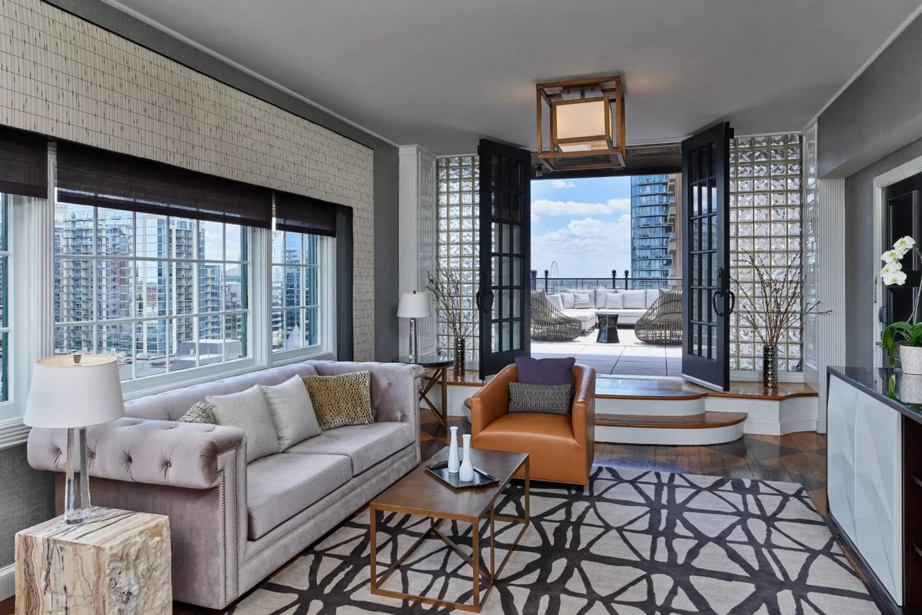 Living room, Seating Area in Le Meridien Dallas, The Stoneleigh